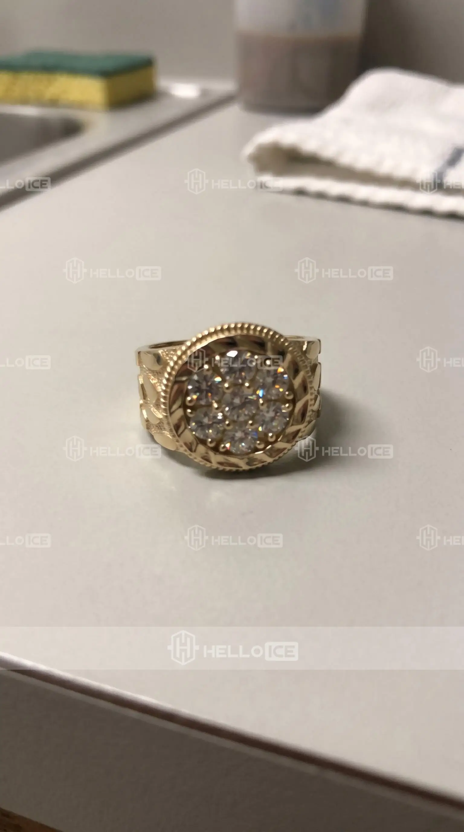 Helloice Review Image