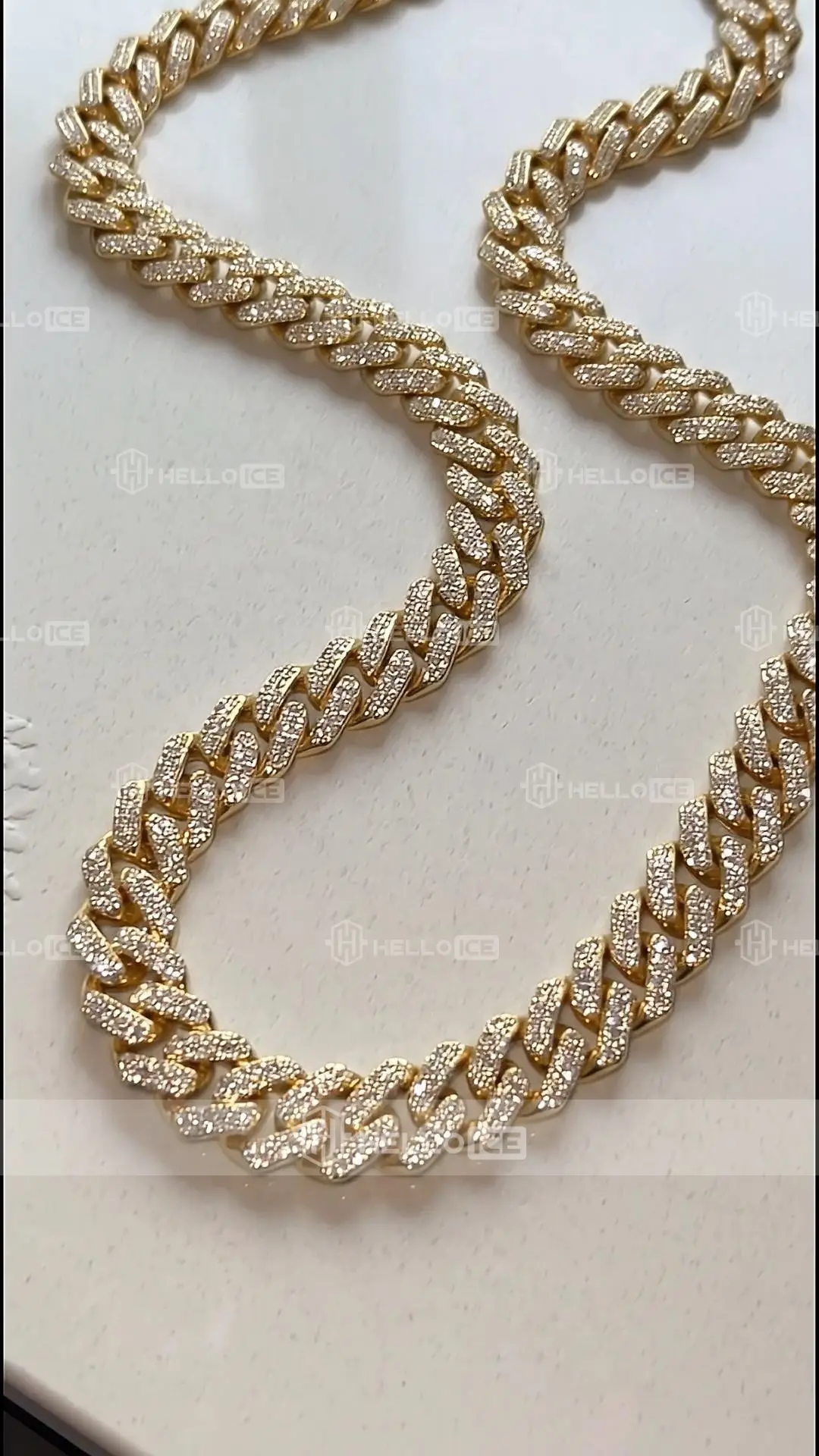 Helloice Review Image