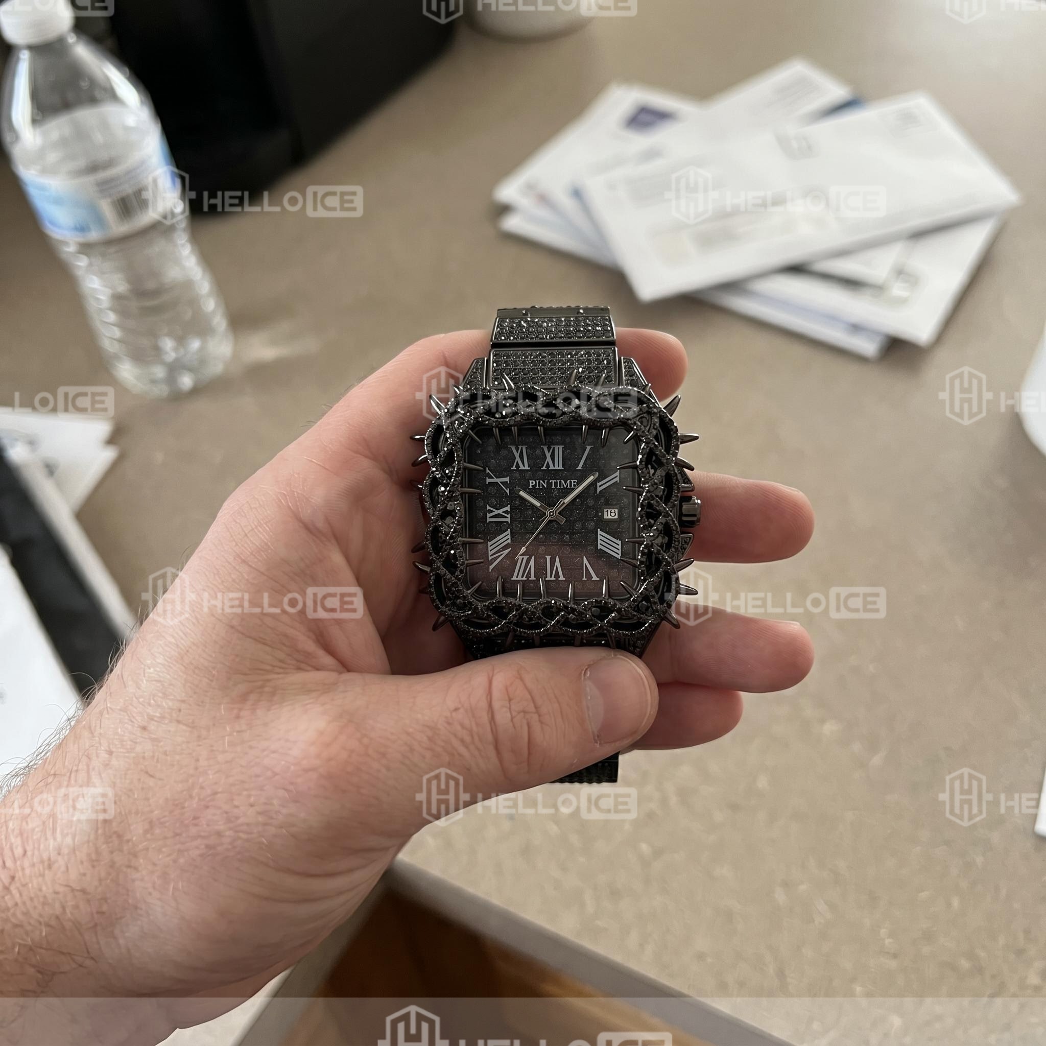 Helloice Review Image