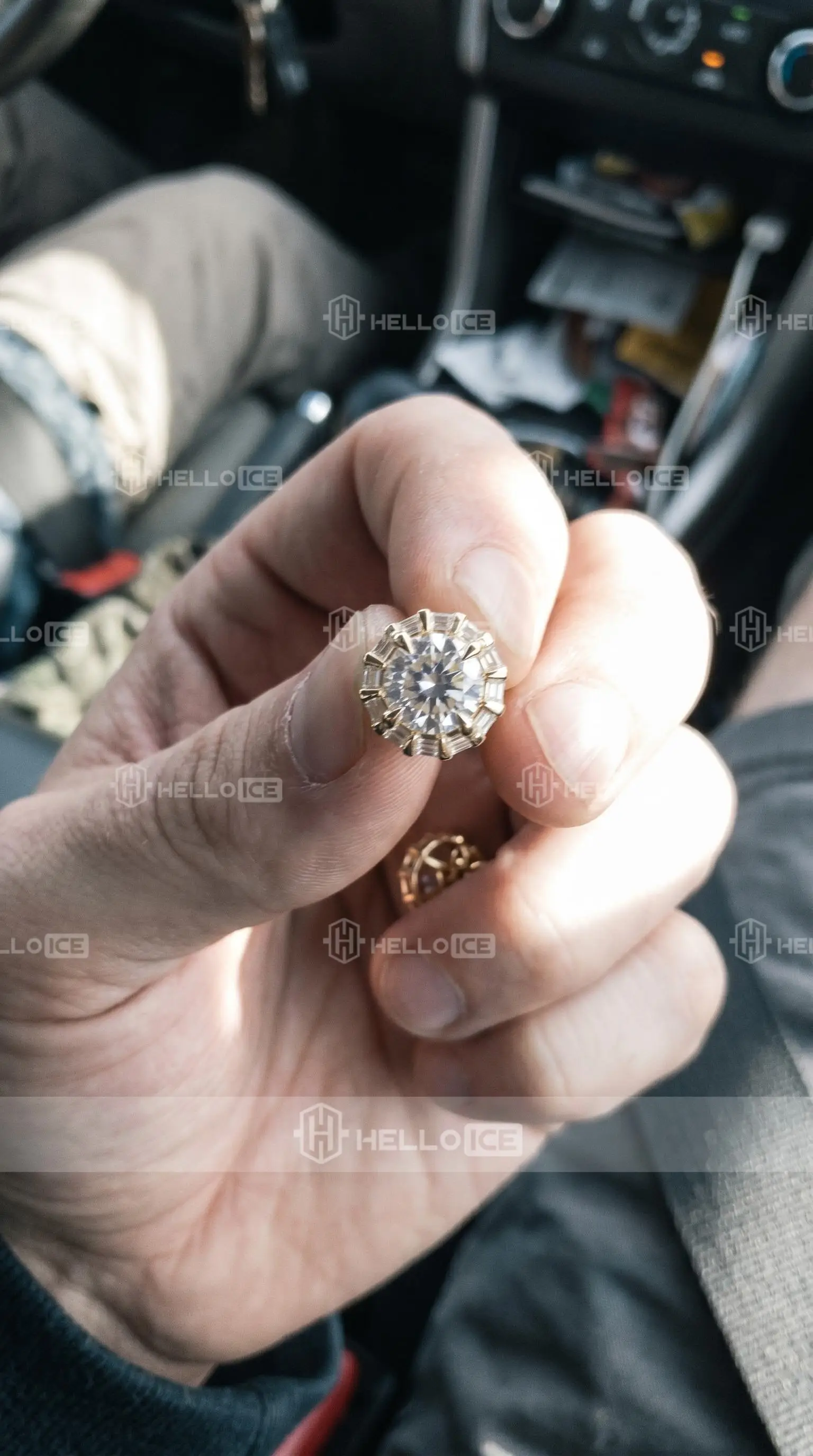Helloice Review Image