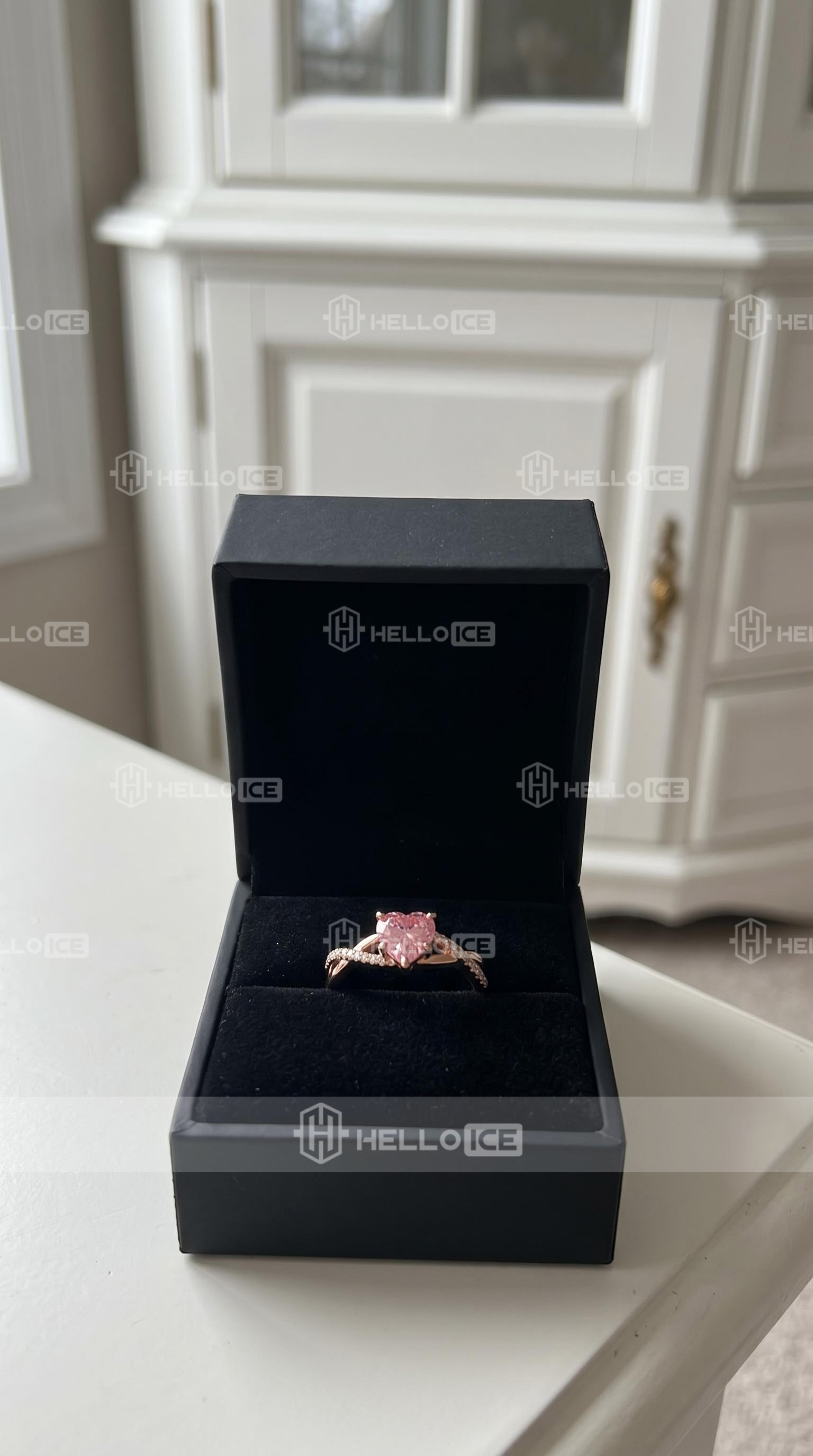 Helloice Review Image