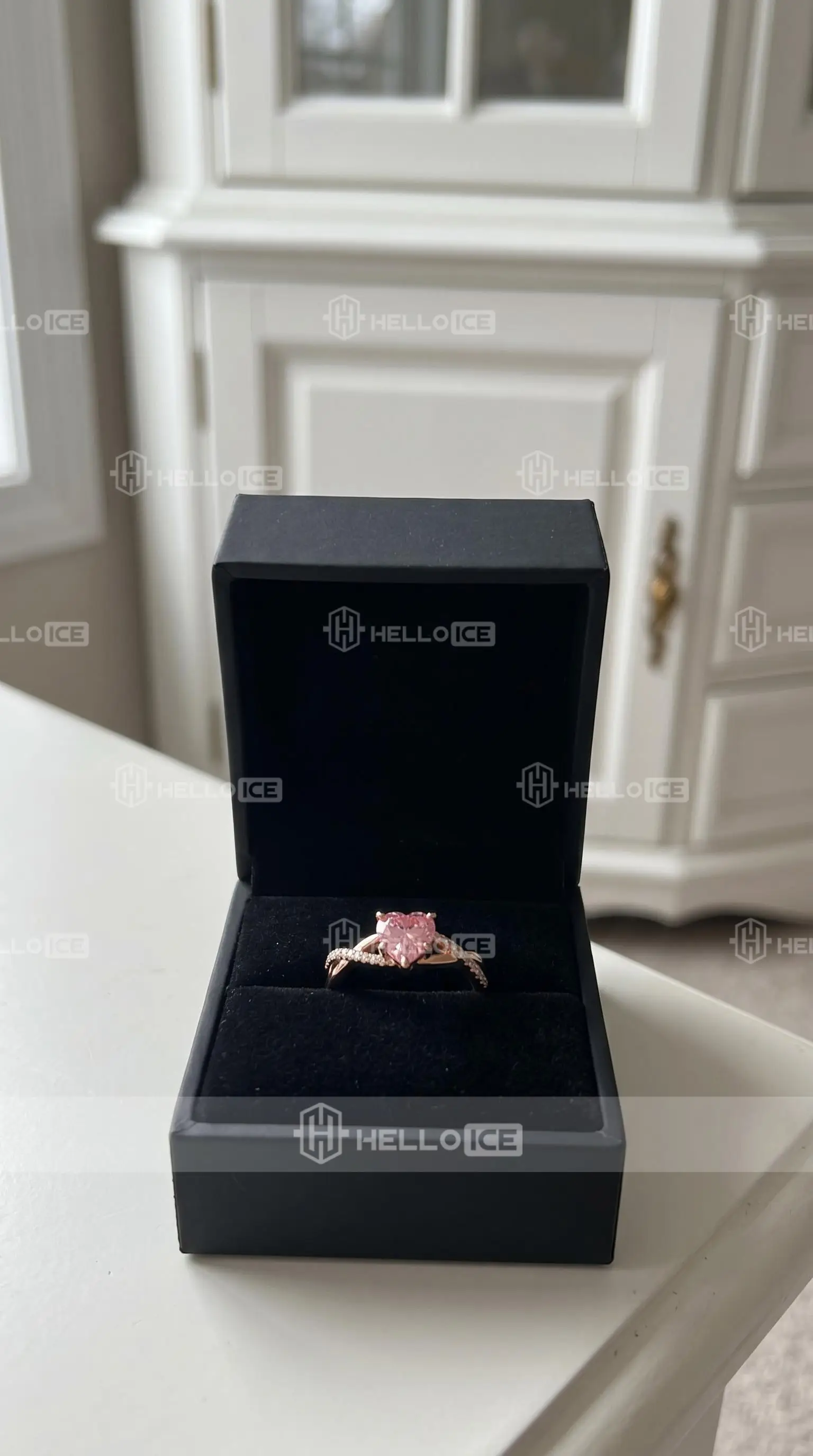 Helloice Review Image