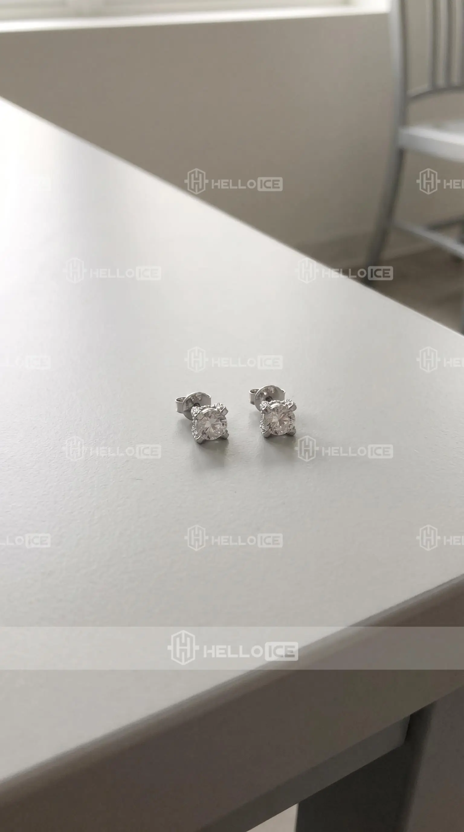 Helloice Review Image