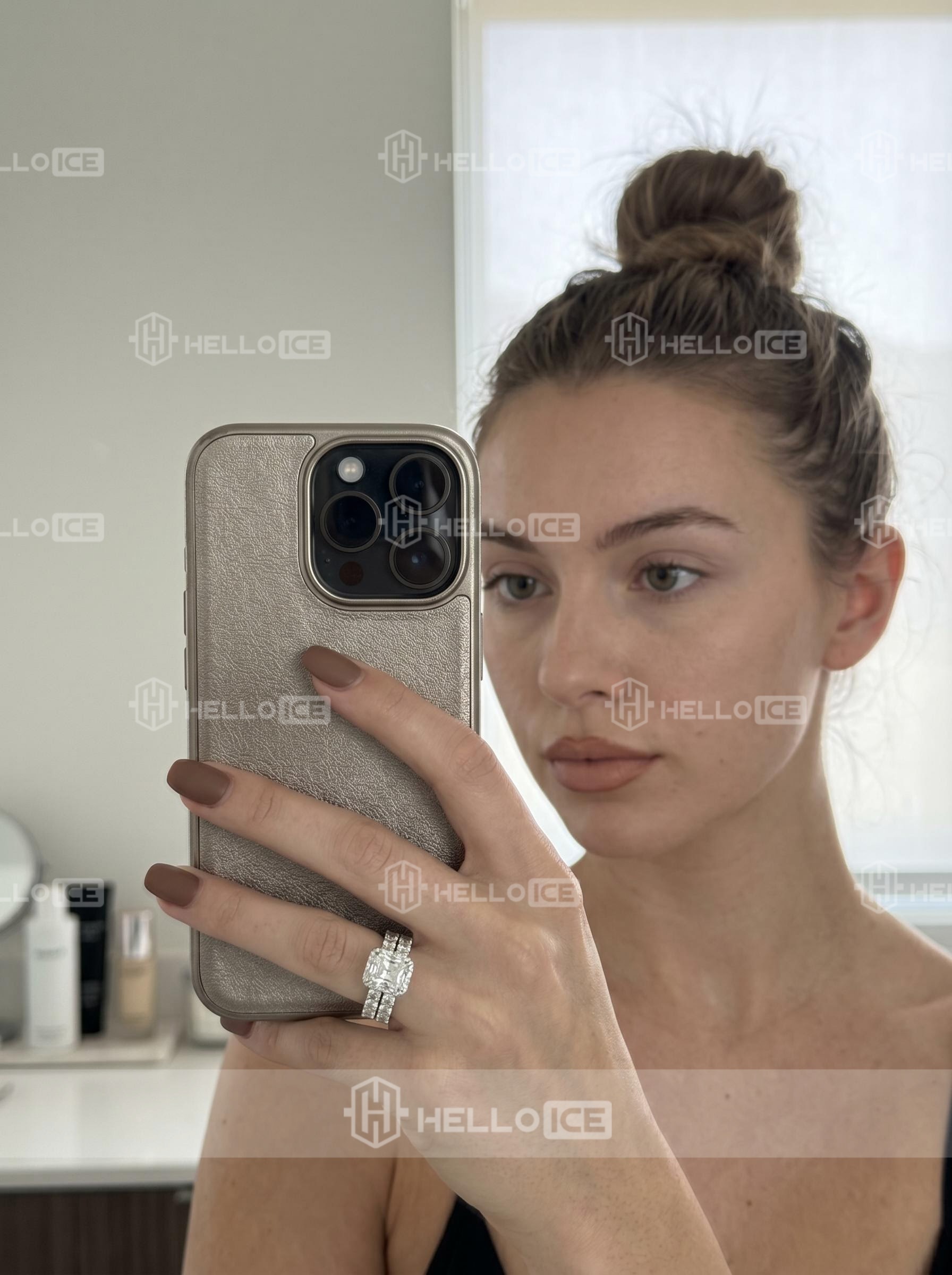 Helloice Review Image