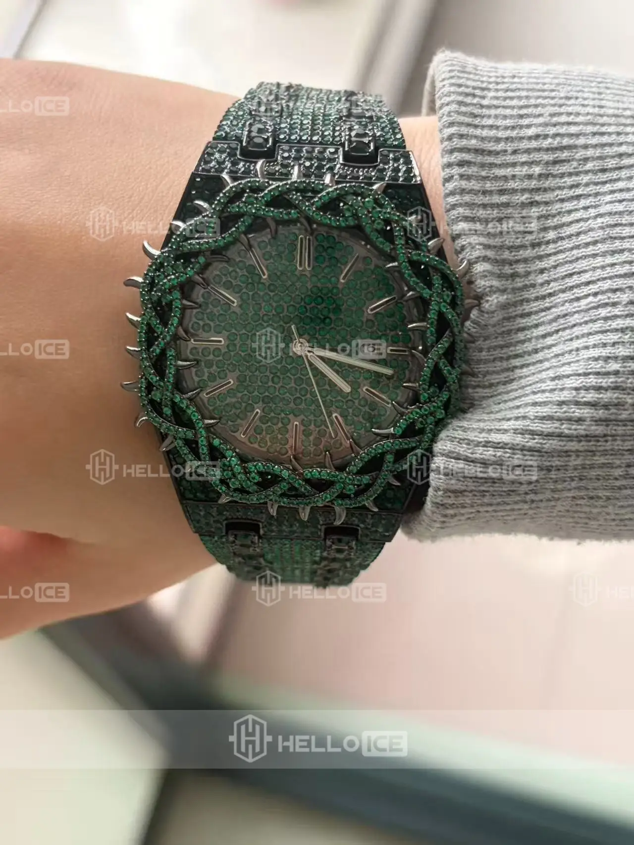 Helloice Review Image