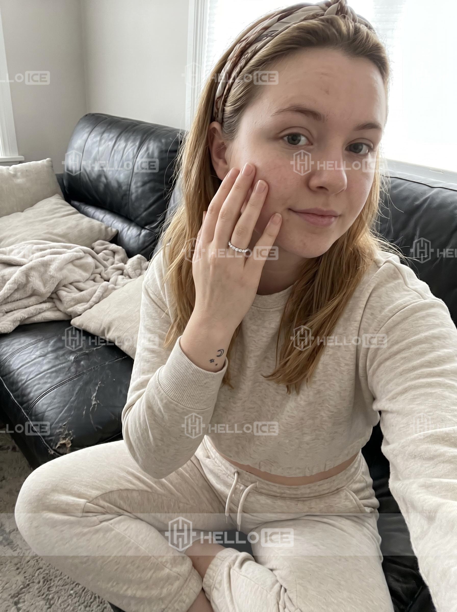 Helloice Review Image