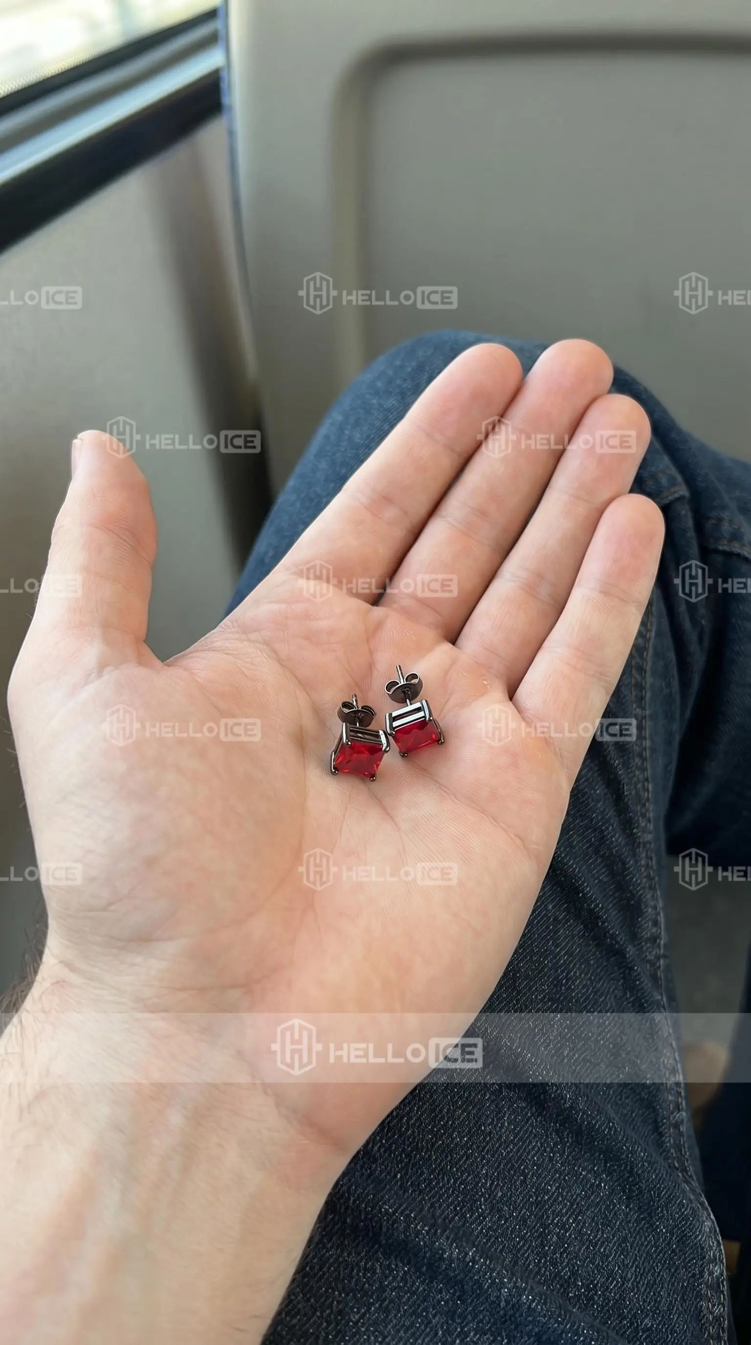 Helloice Review Image
