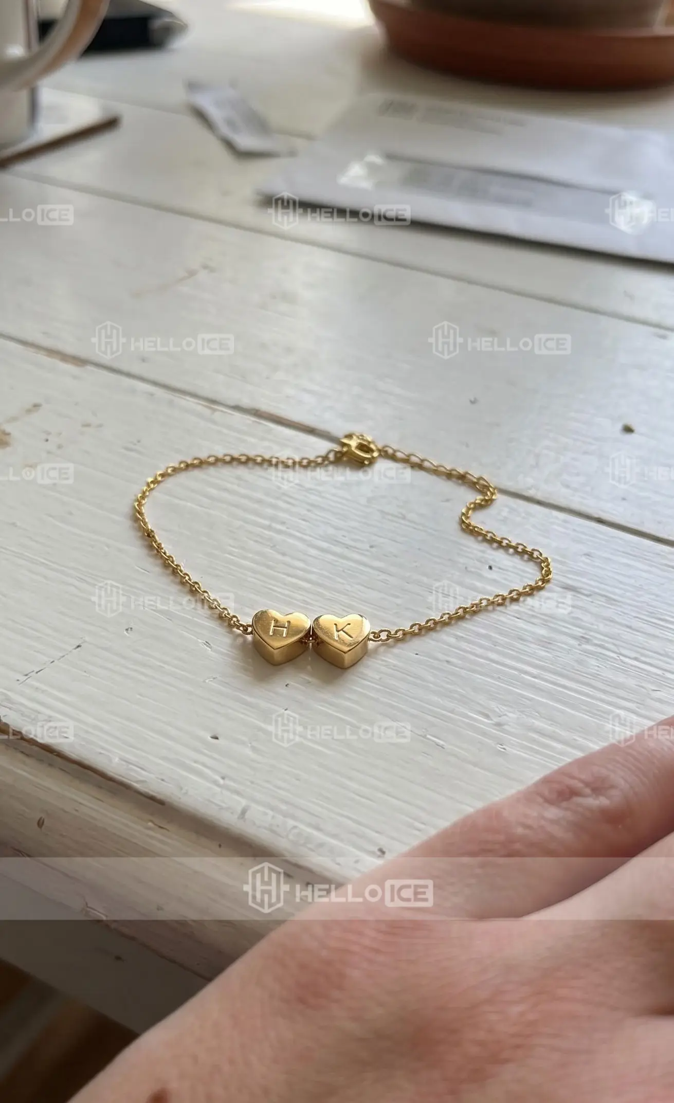 Helloice Review Image