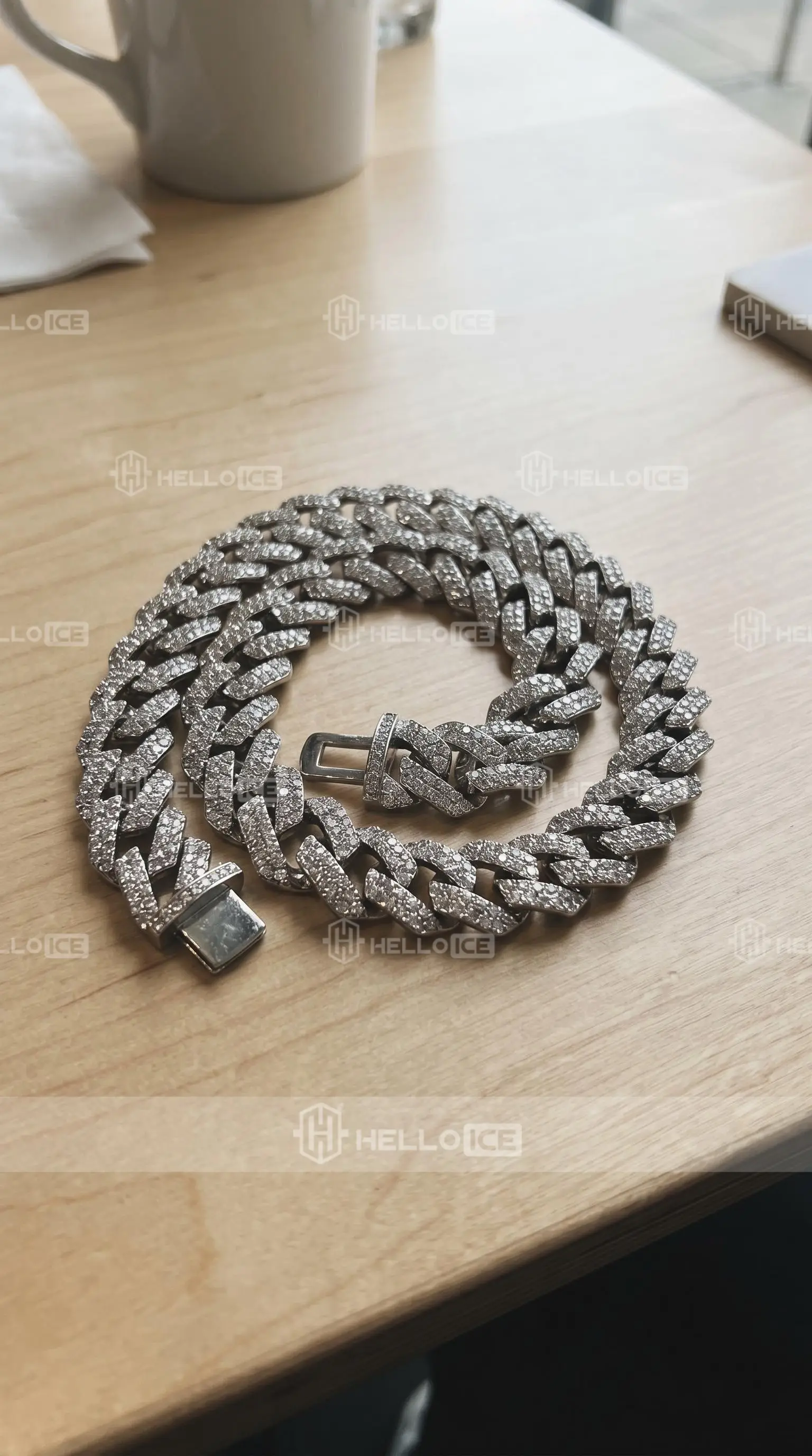 Helloice Review Image