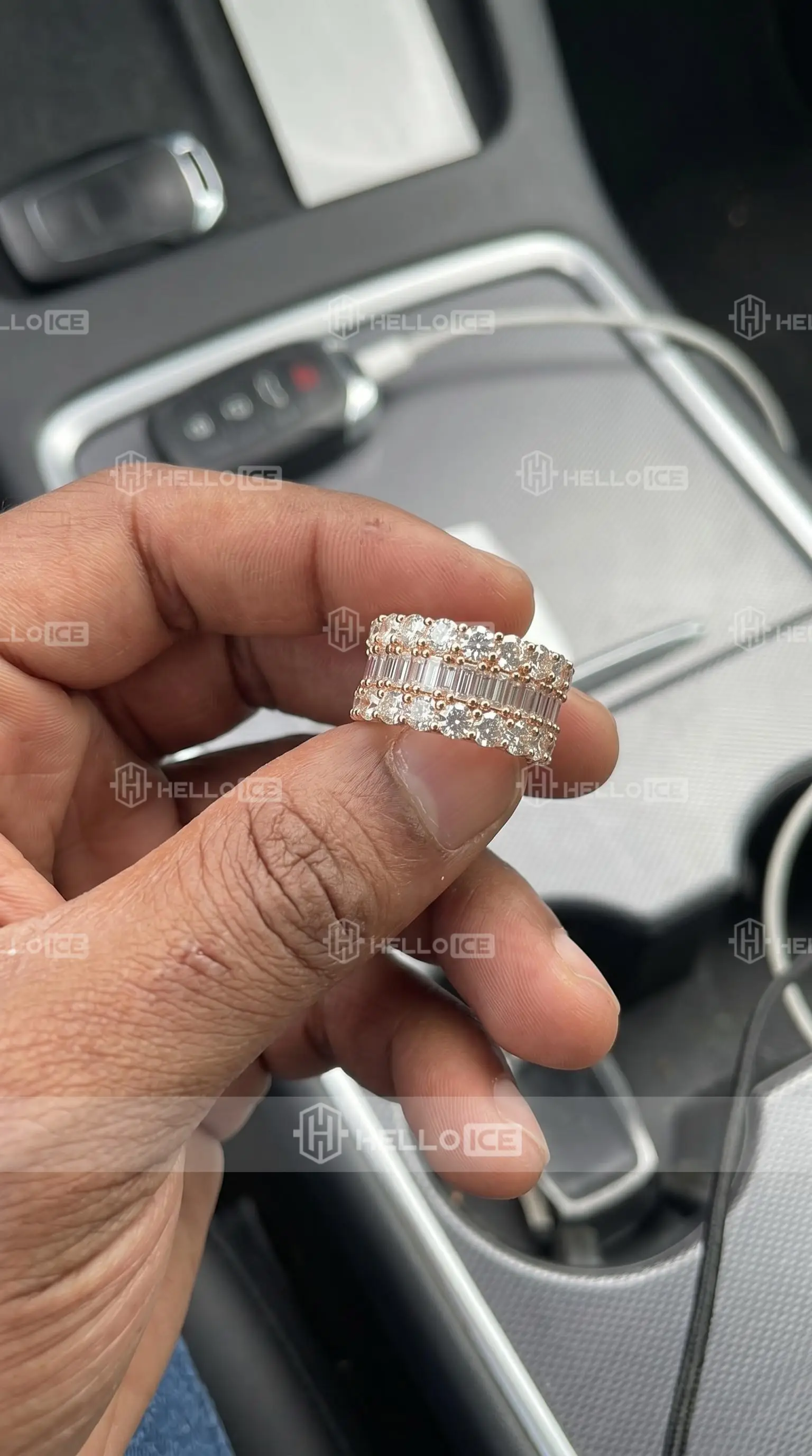 Helloice Review Image