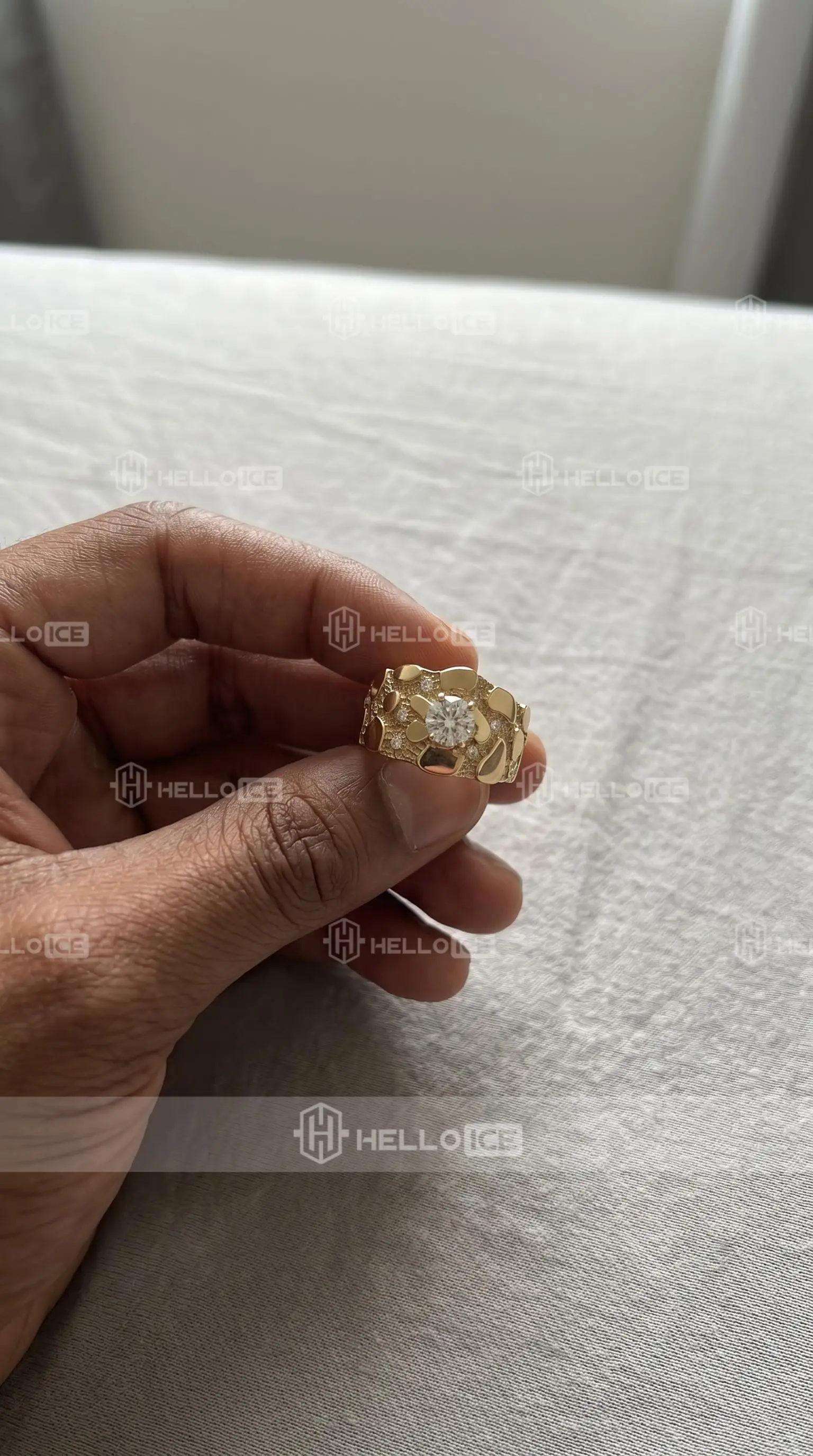 Helloice Review Image