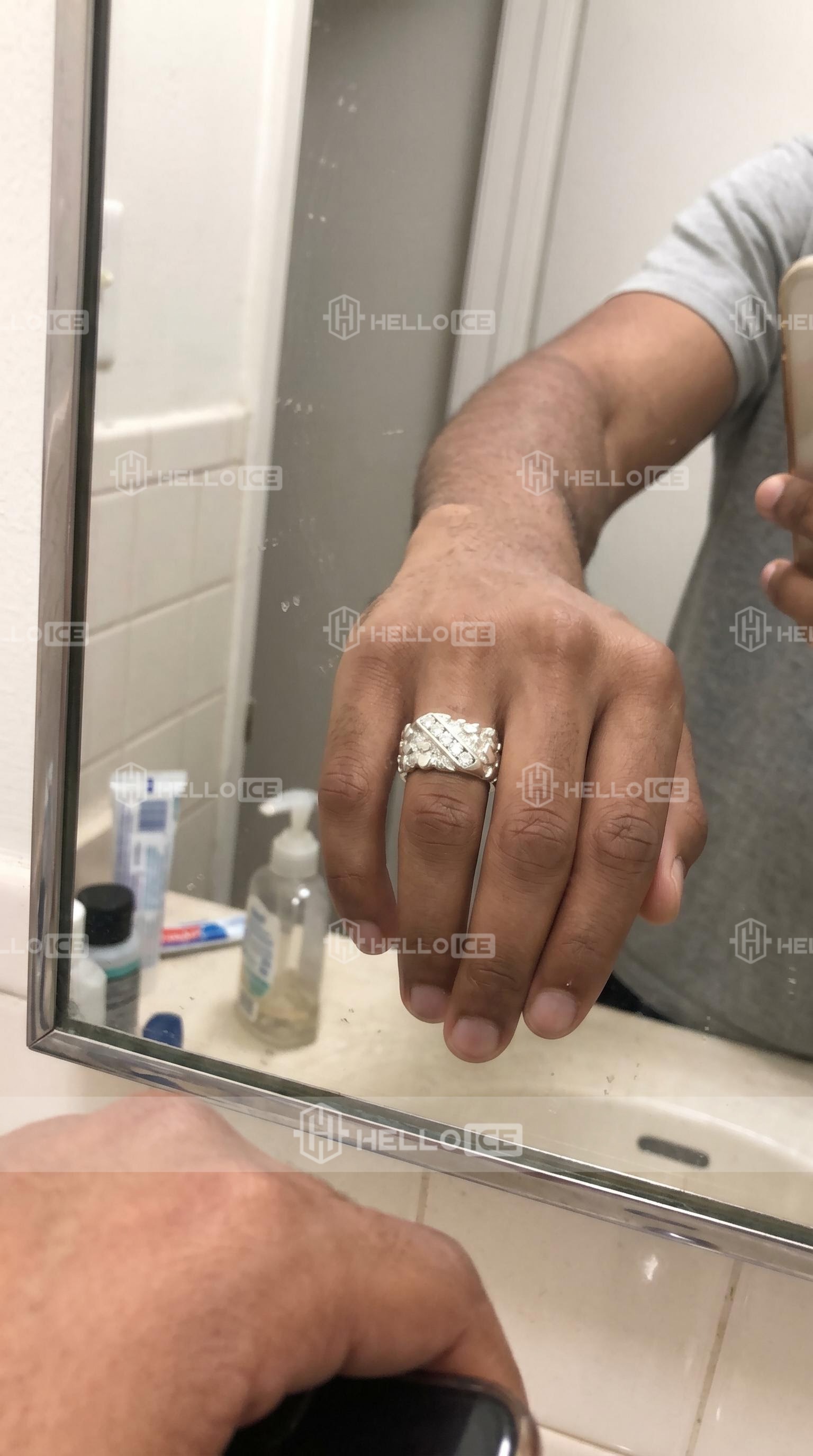 Helloice Review Image