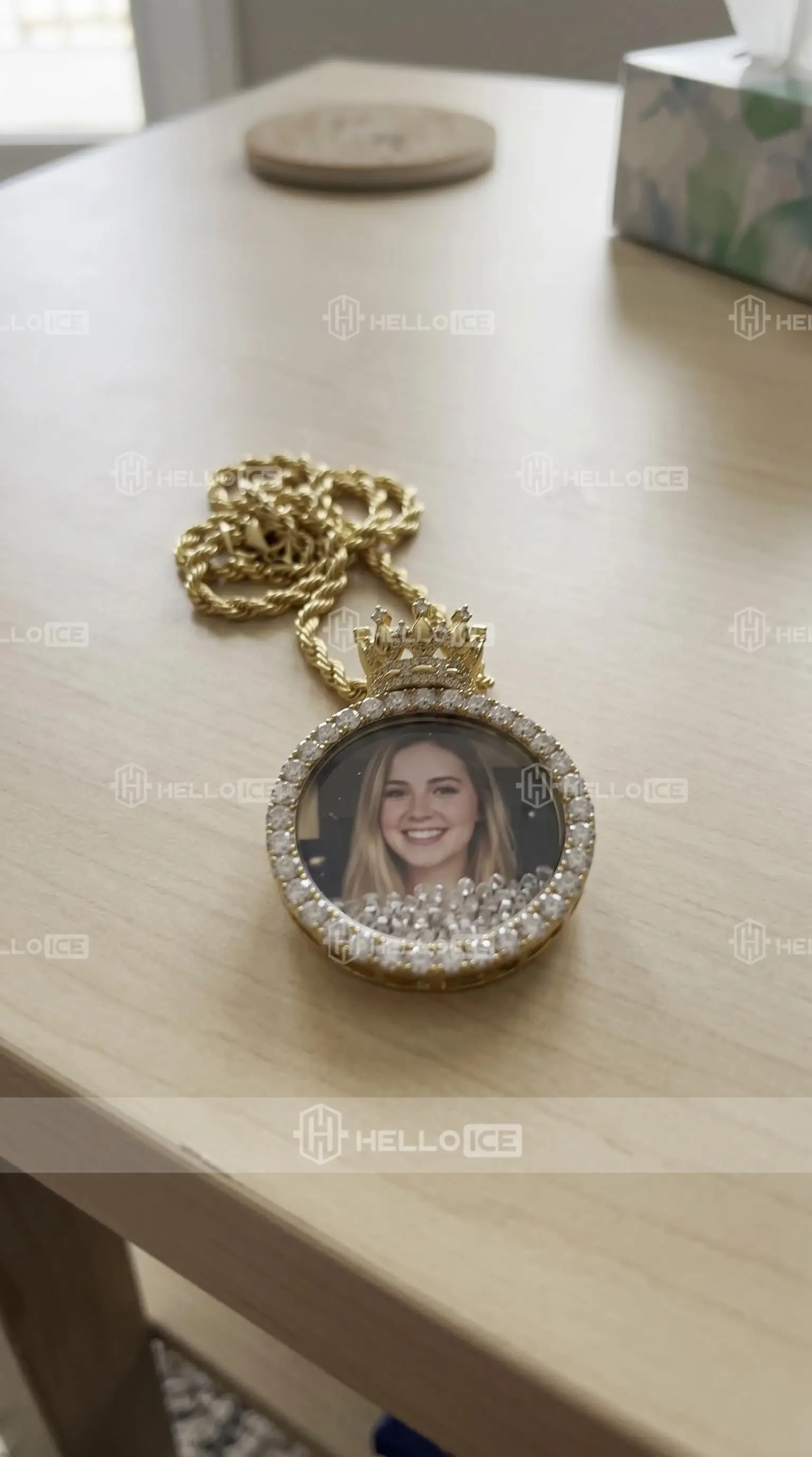 Helloice Review Image