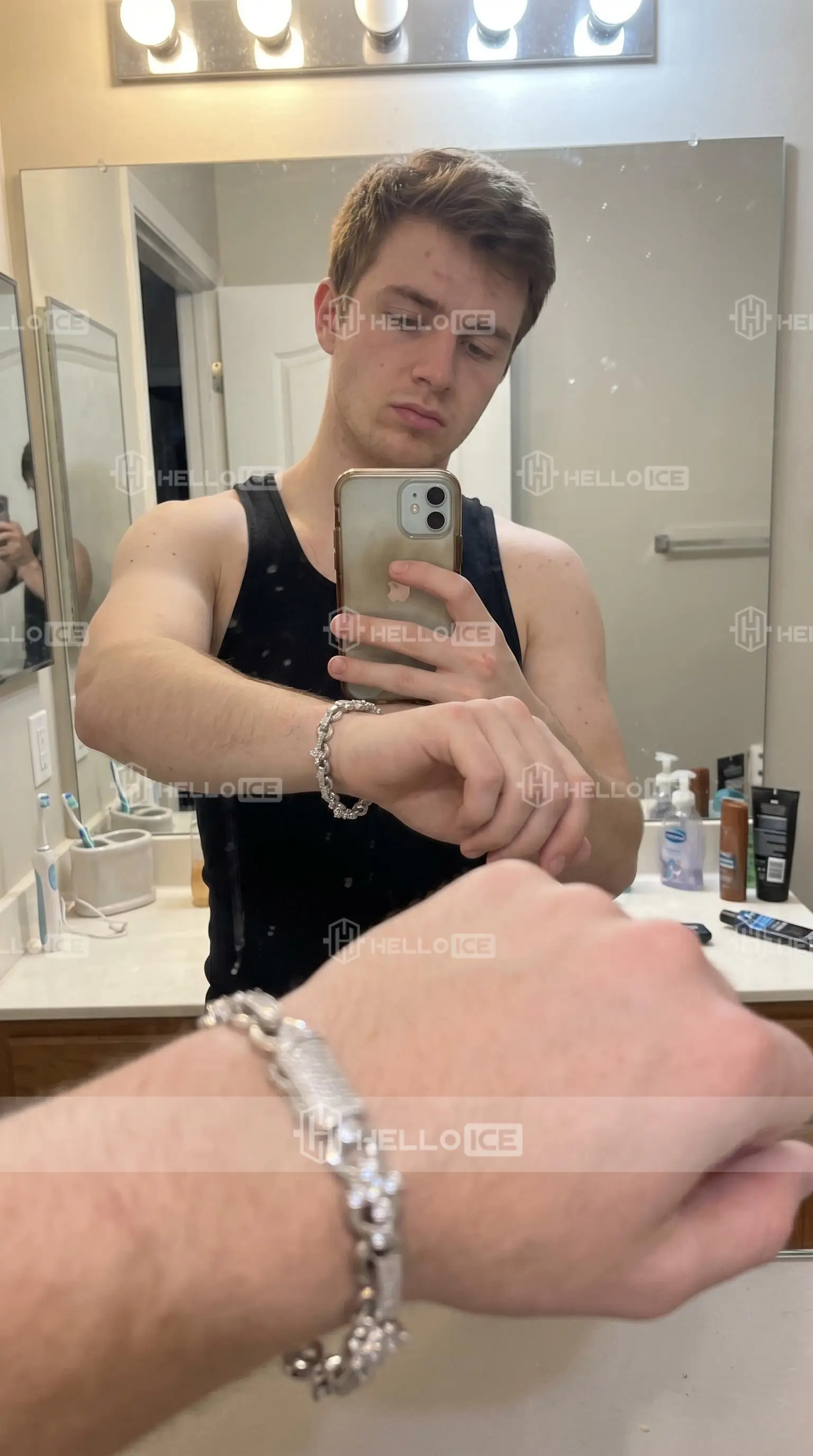 Helloice Review Image