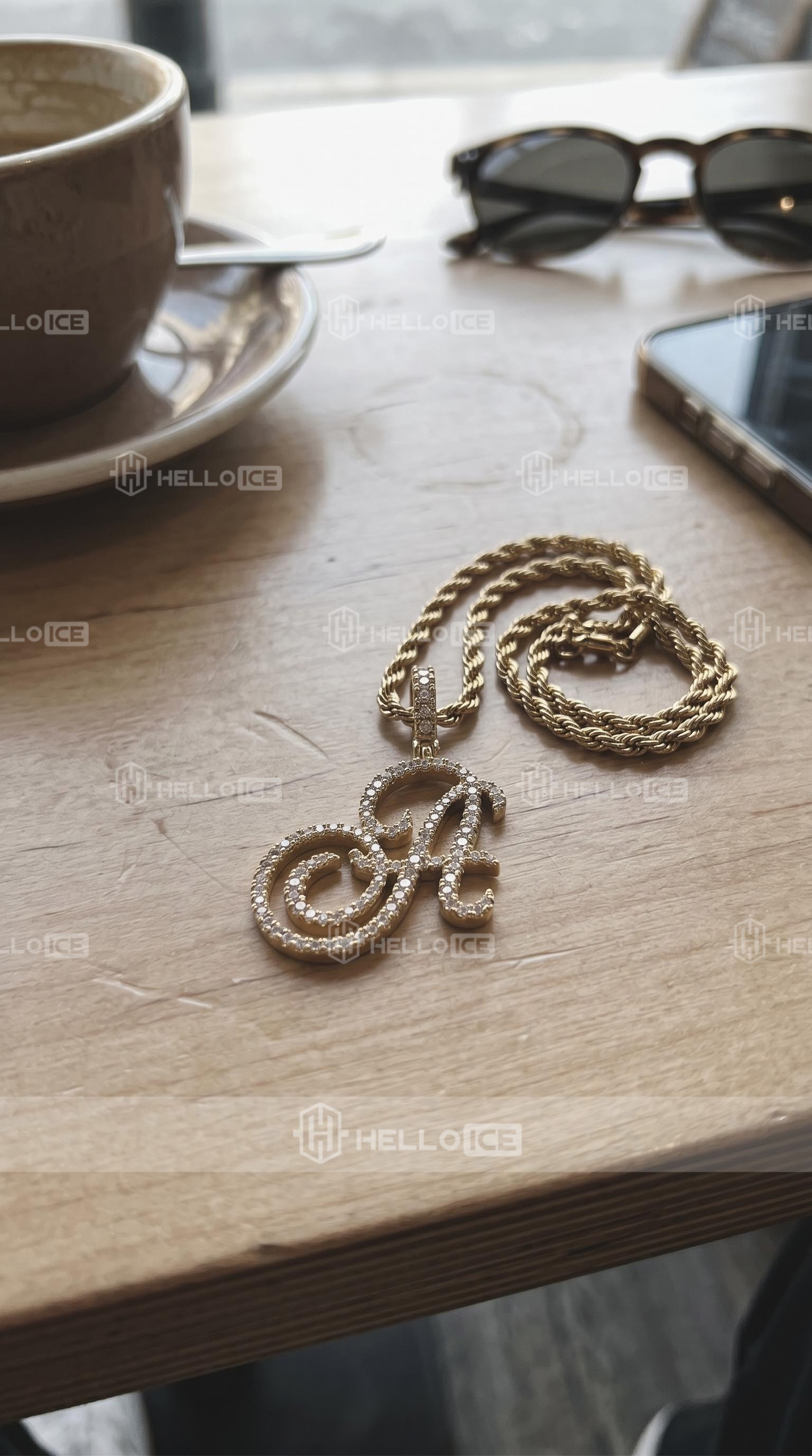 Helloice Review Image