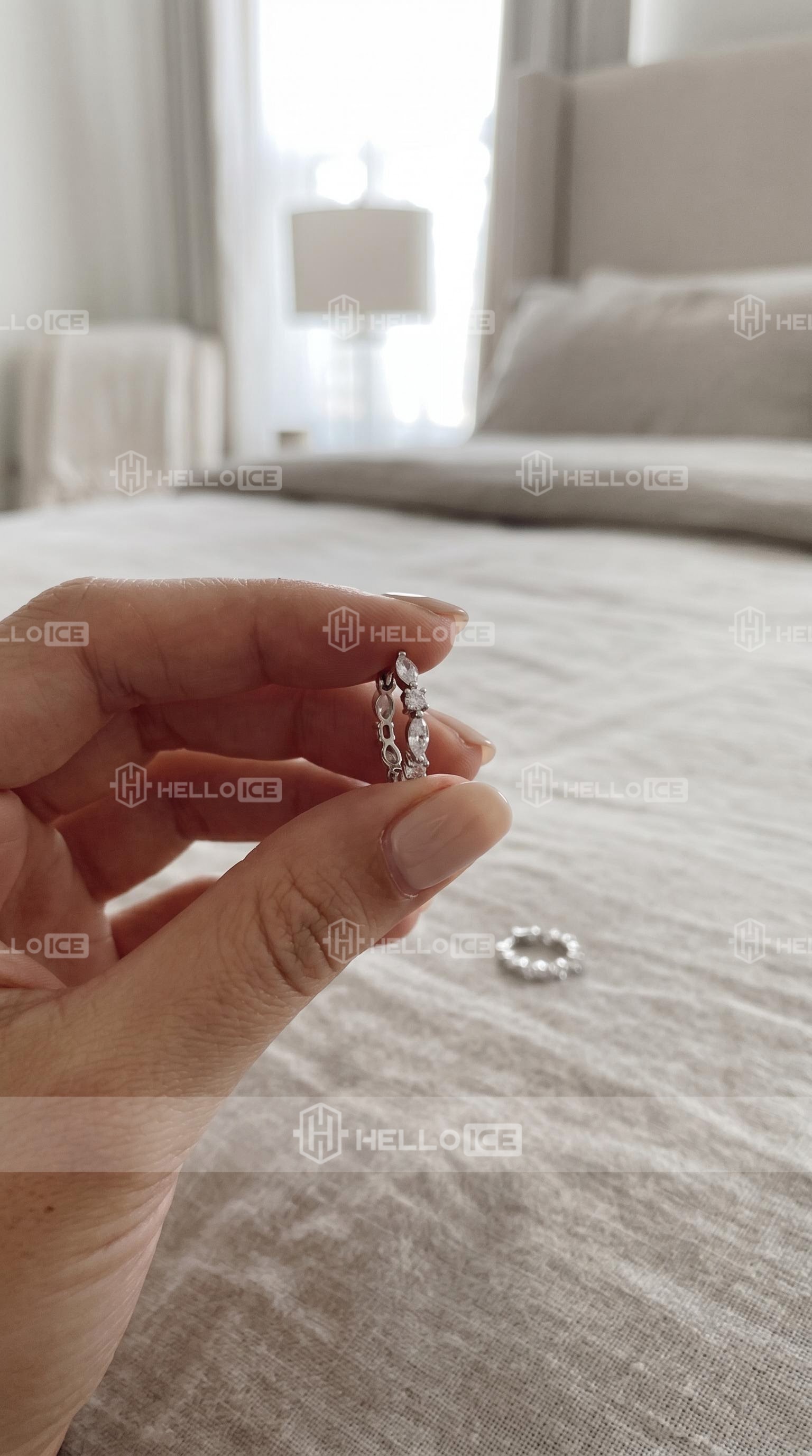 Helloice Review Image