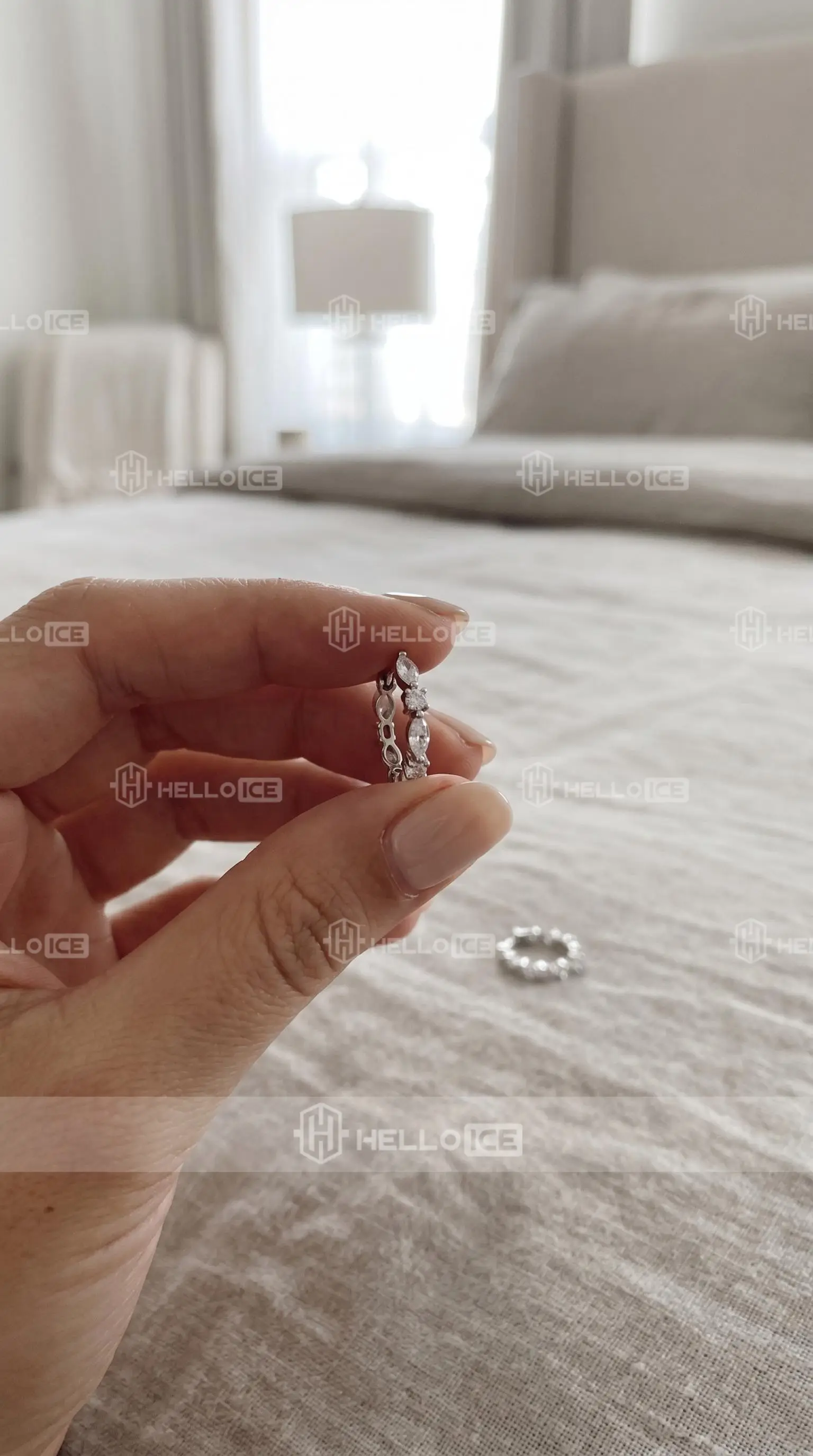 Helloice Review Image