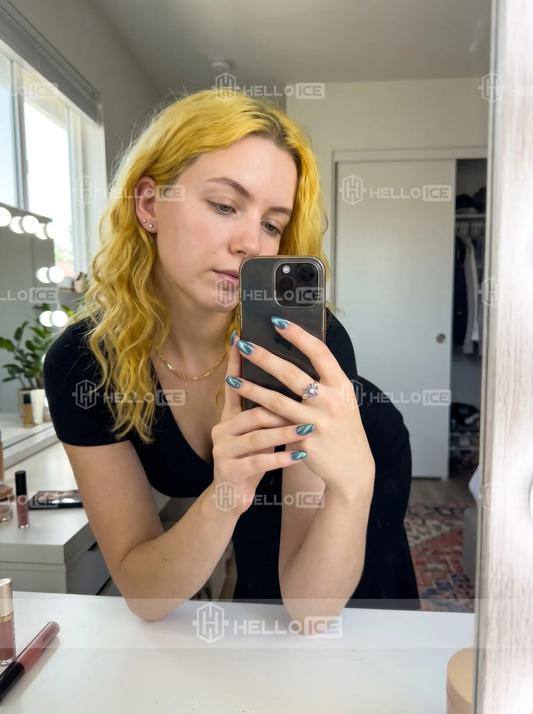 Helloice Review Image