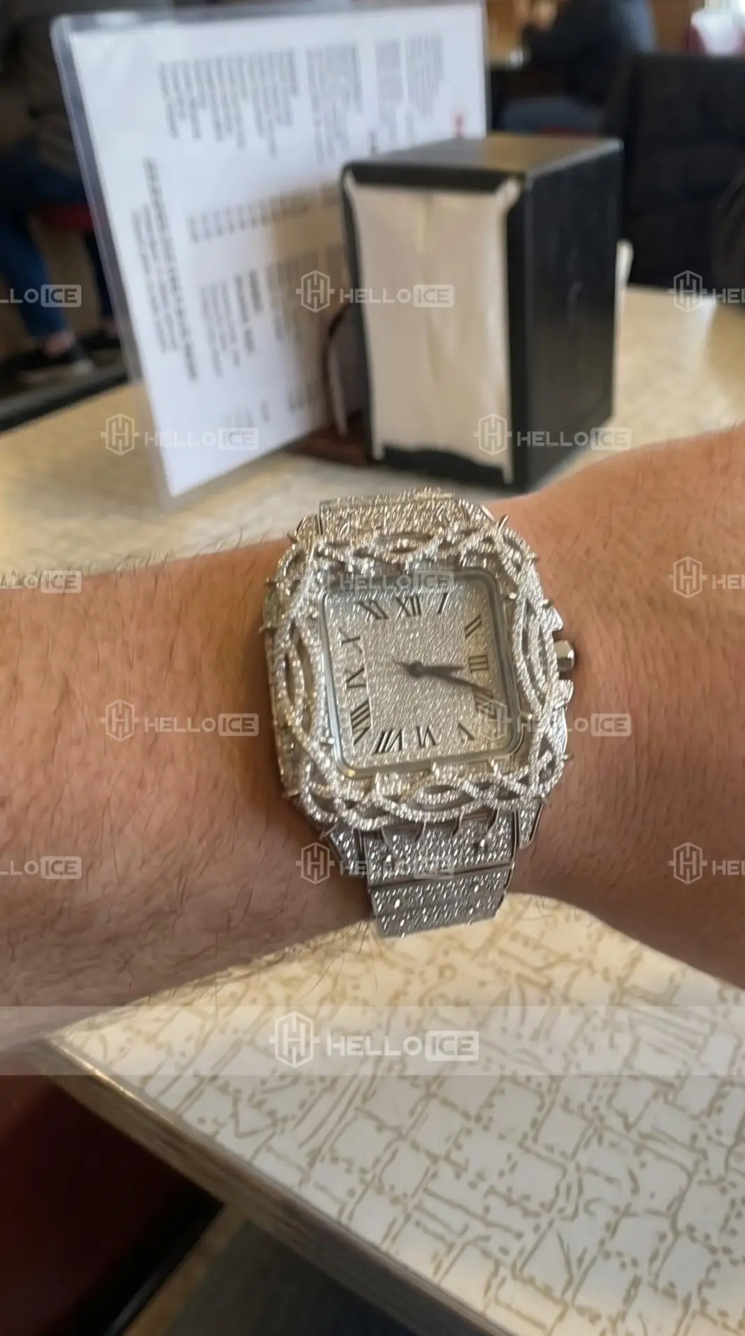 Helloice Review Image