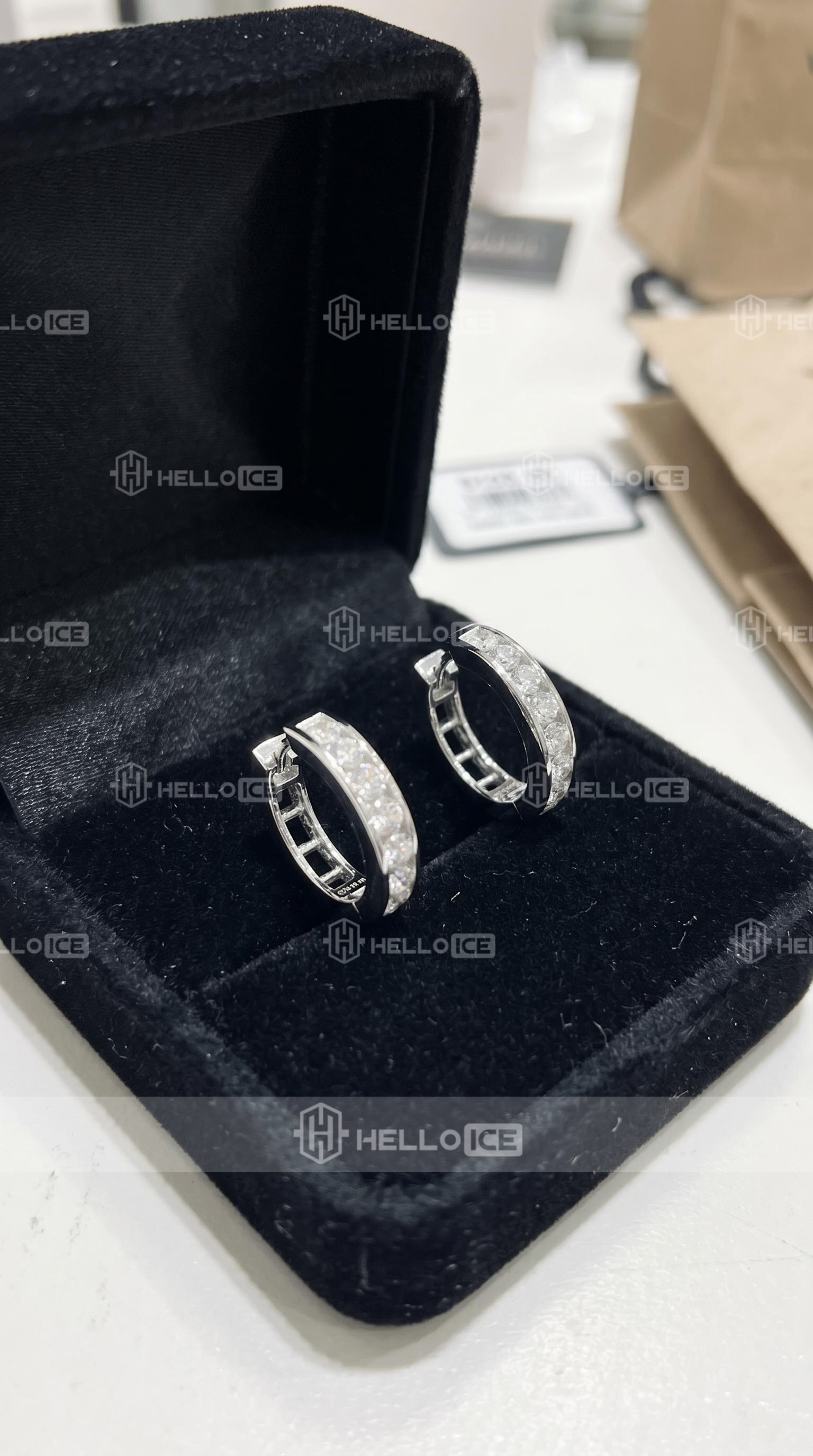 Helloice Review Image