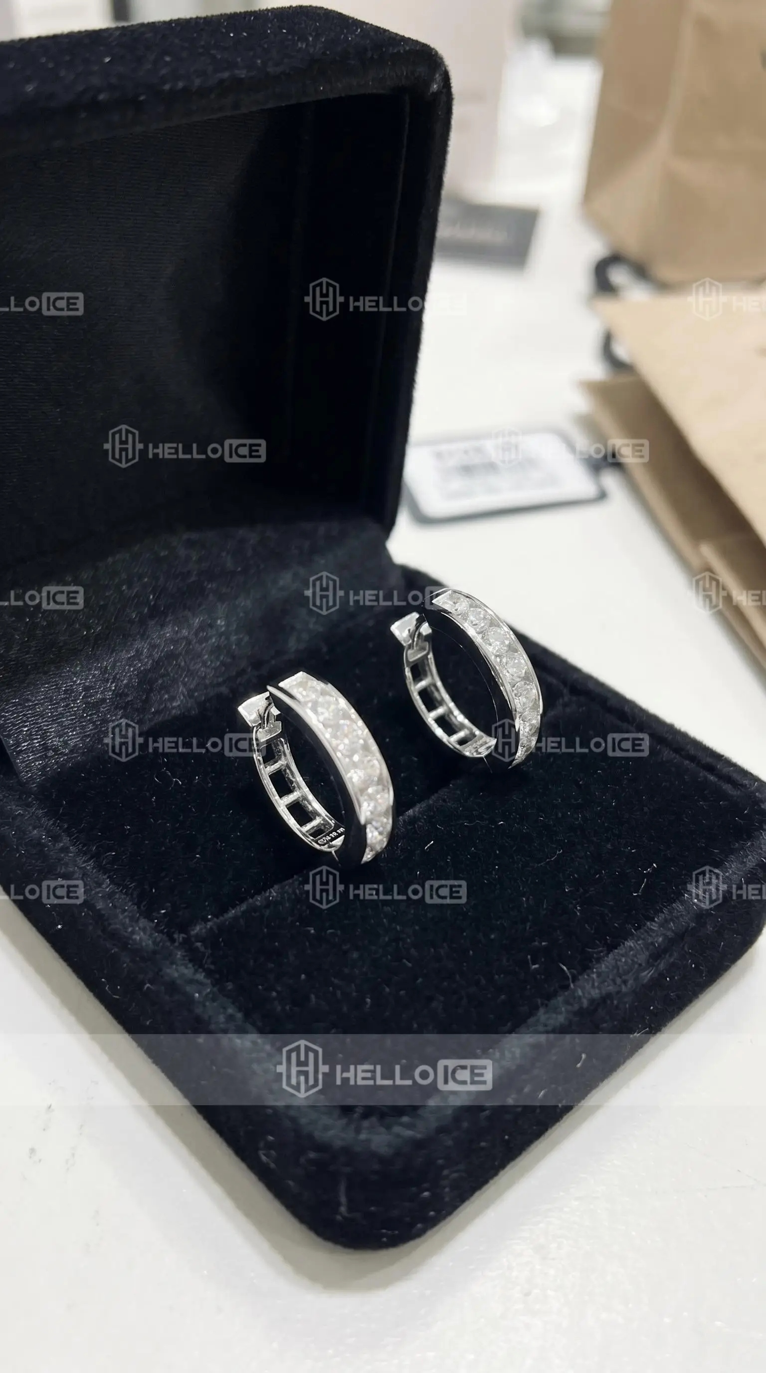 Helloice Review Image