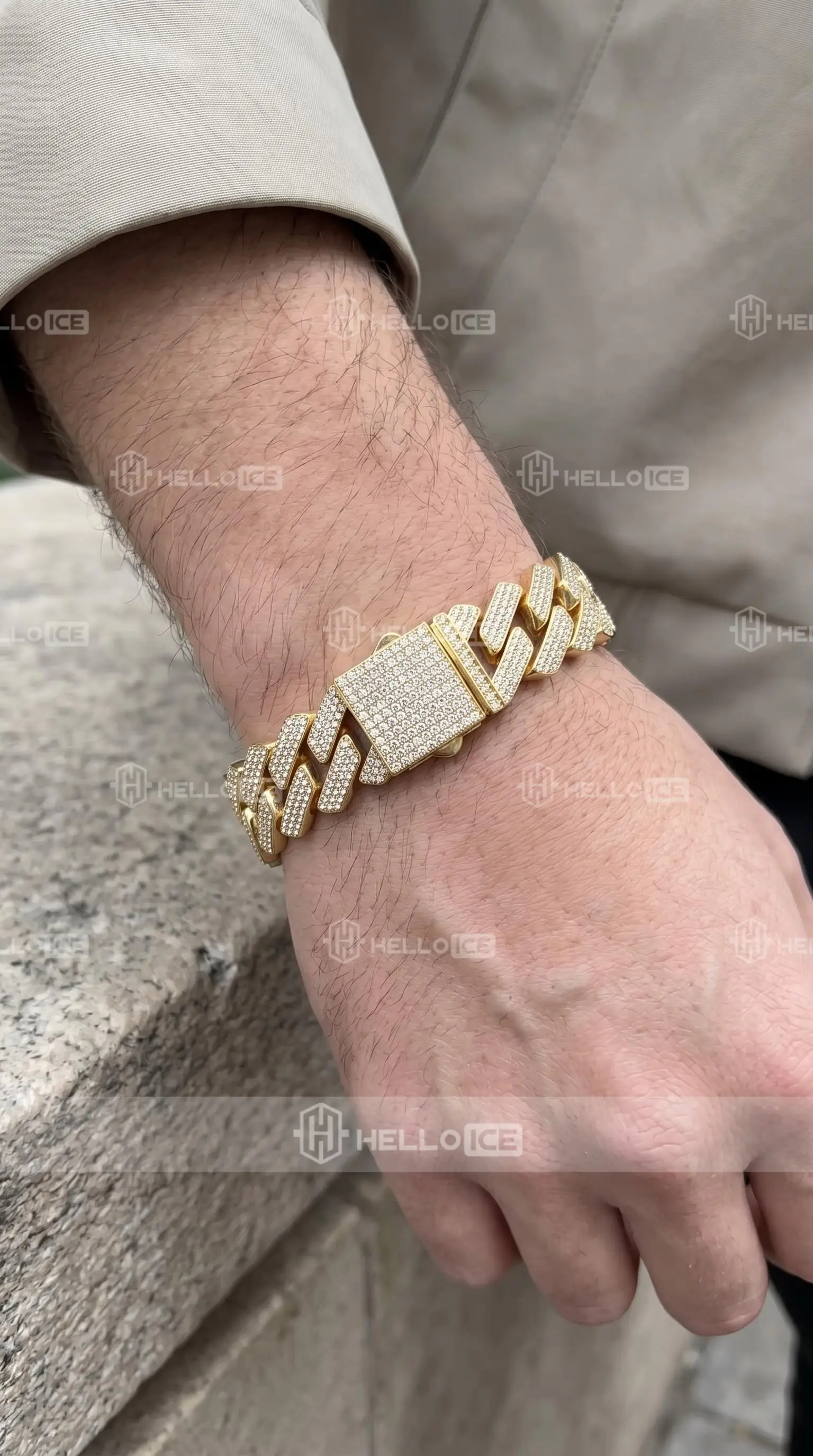 Helloice Review Image