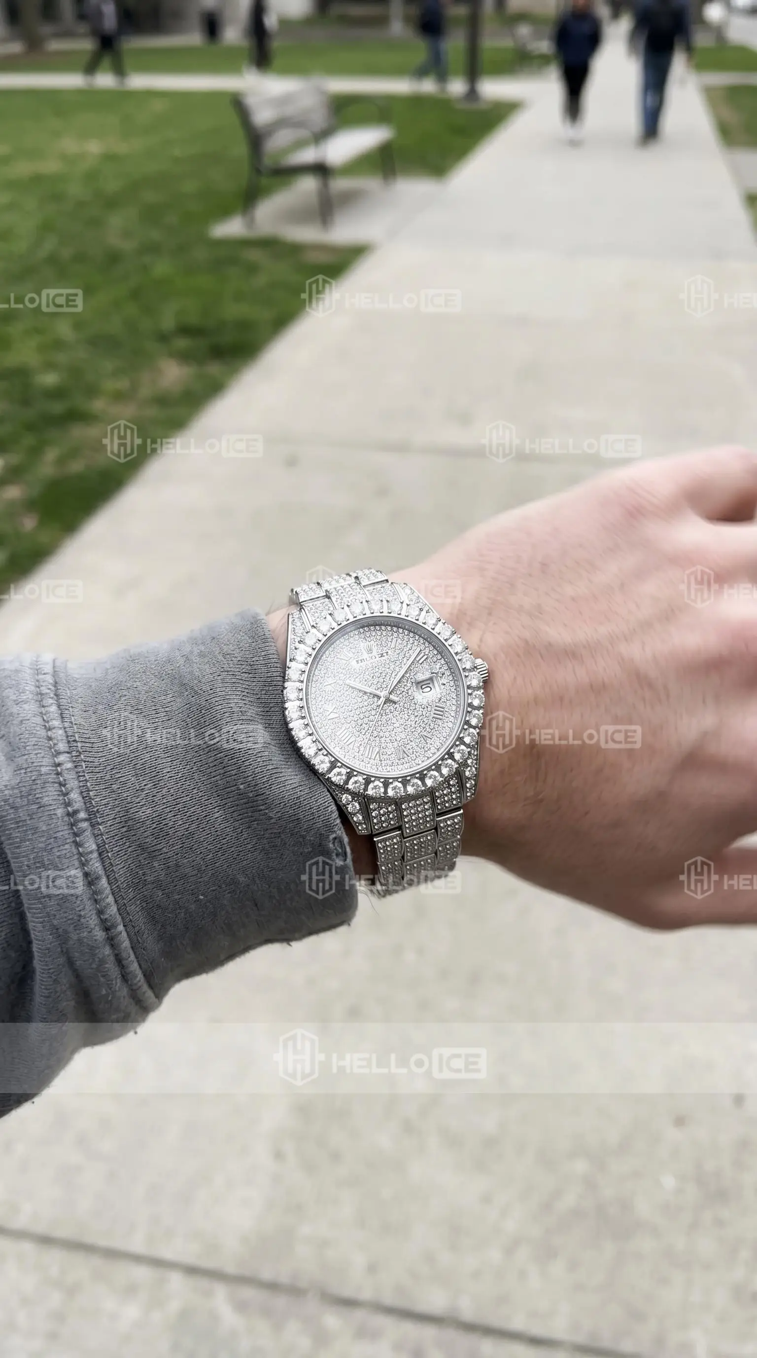 Helloice Review Image