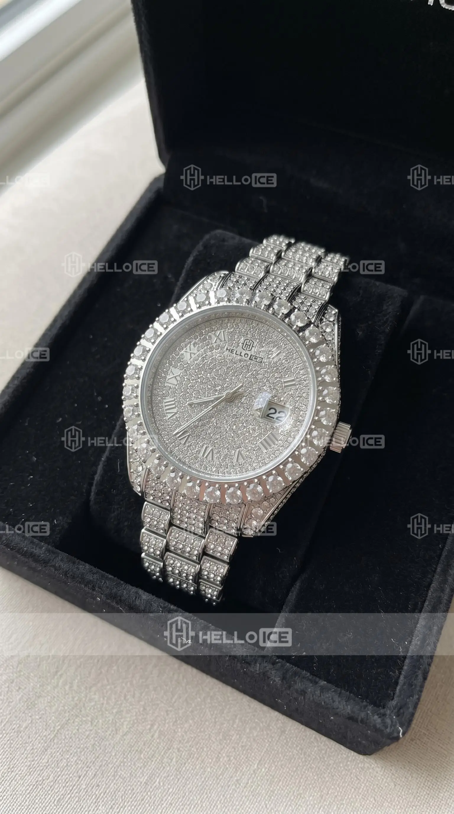 Helloice Review Image
