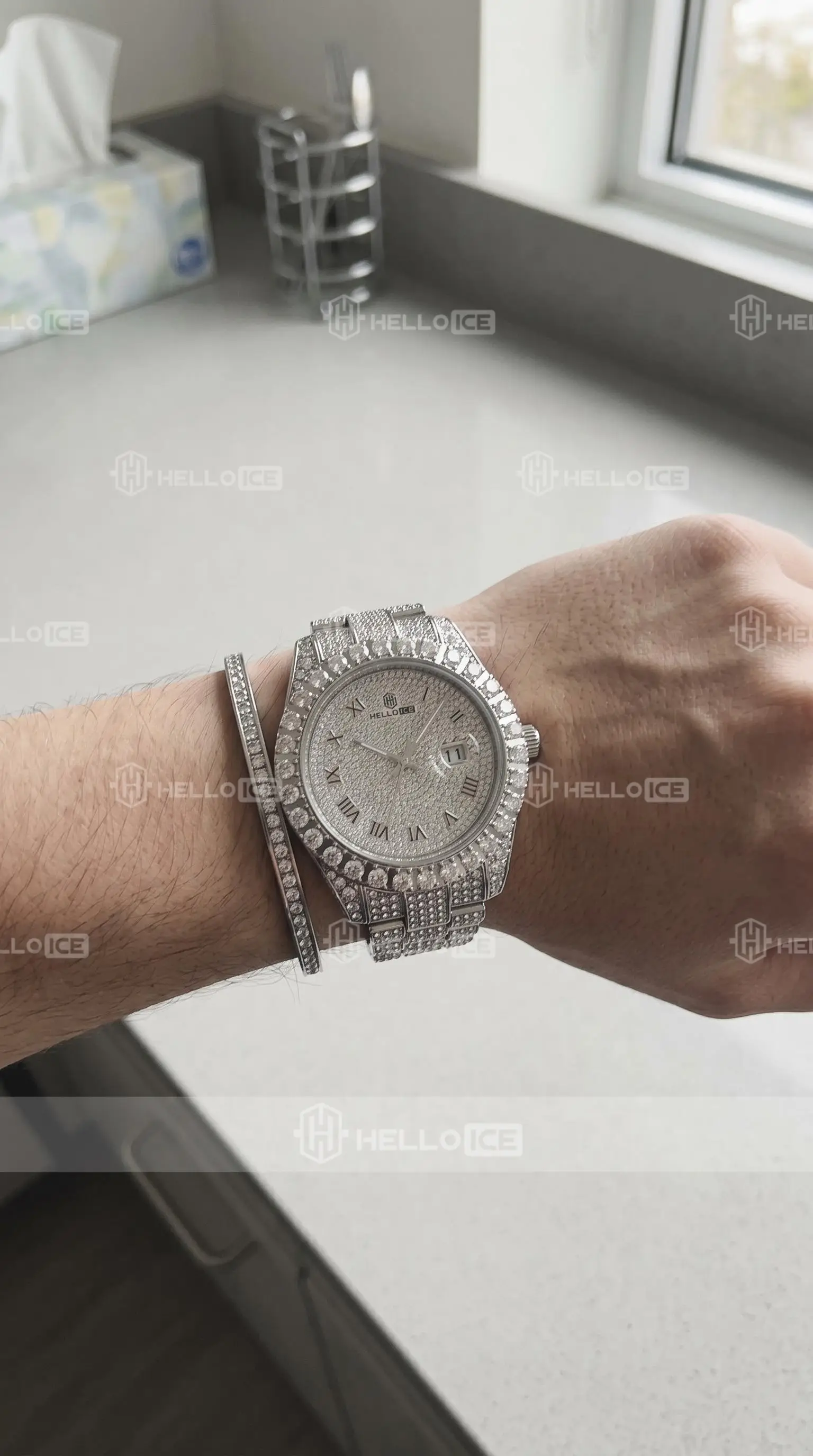 Helloice Review Image