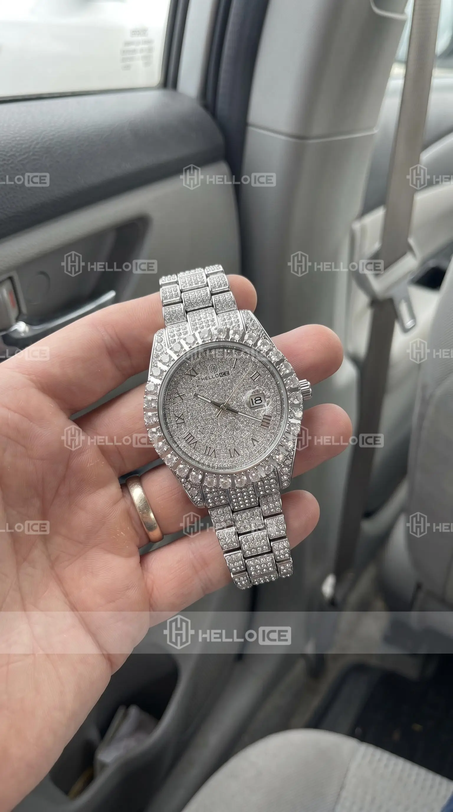 Helloice Review Image