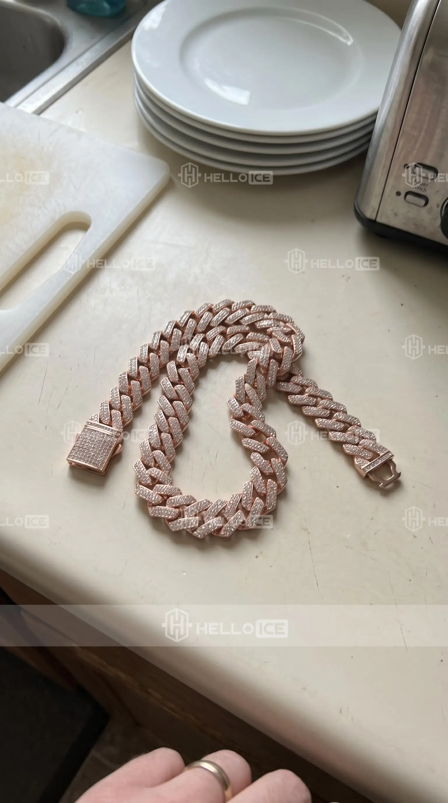 Helloice Review Image