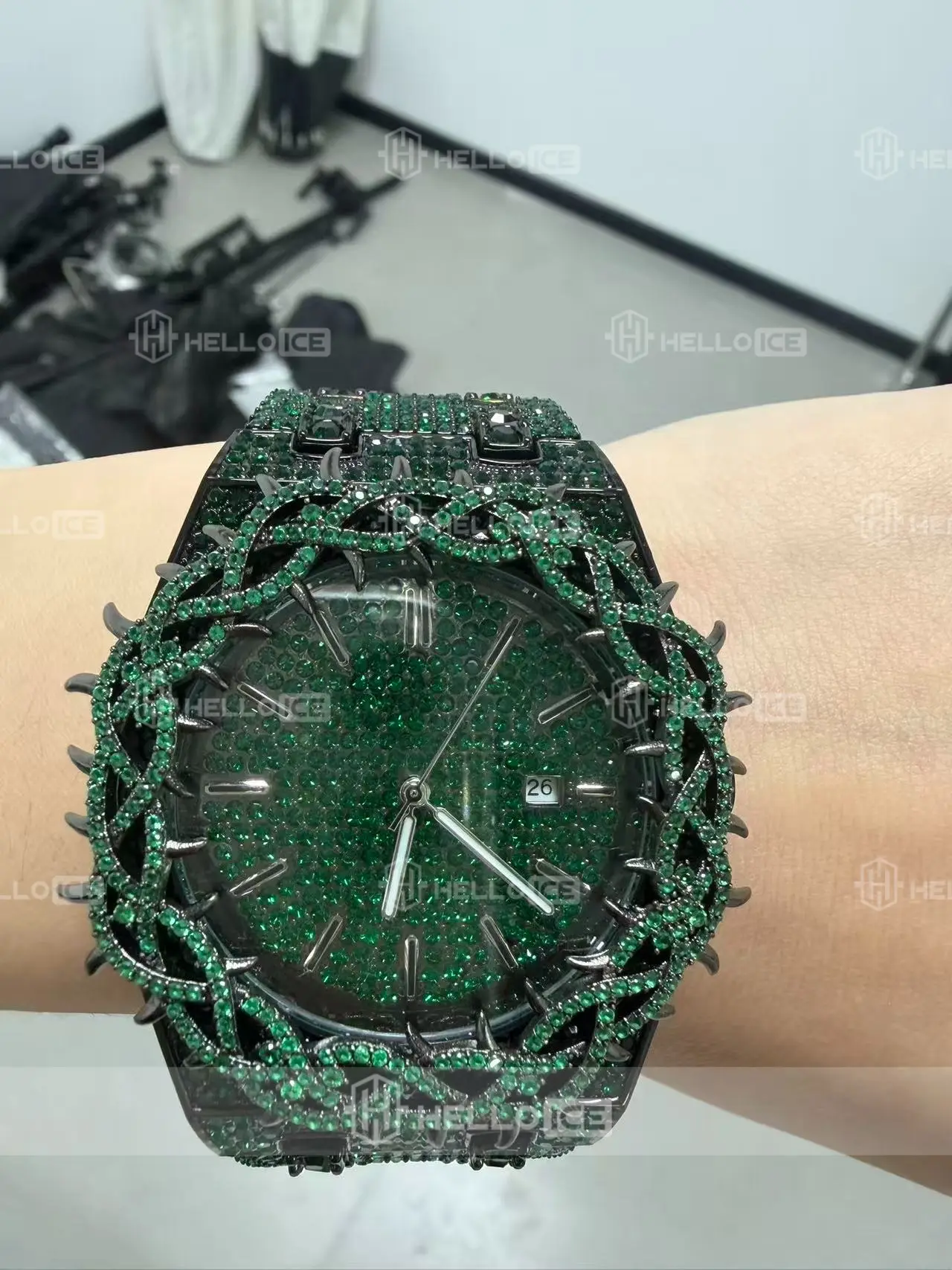 Helloice Review Image