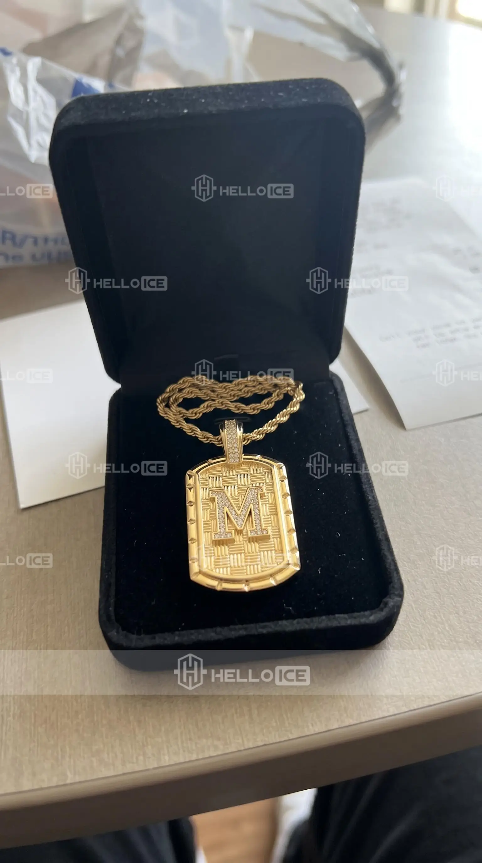 Helloice Review Image