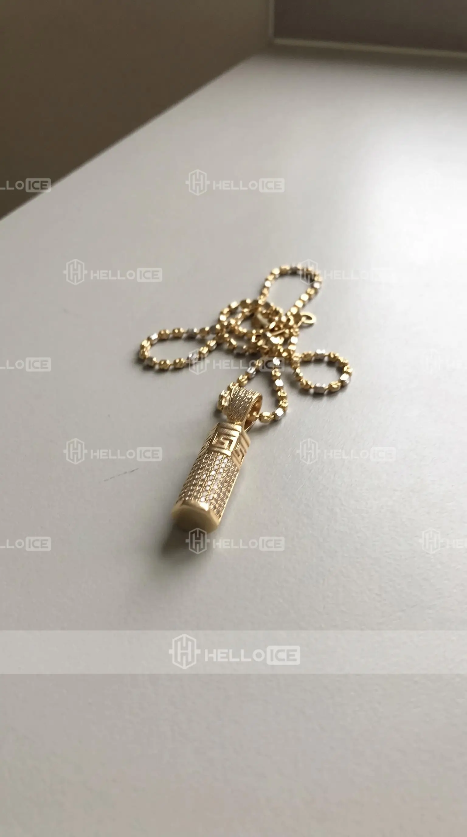 Helloice Review Image