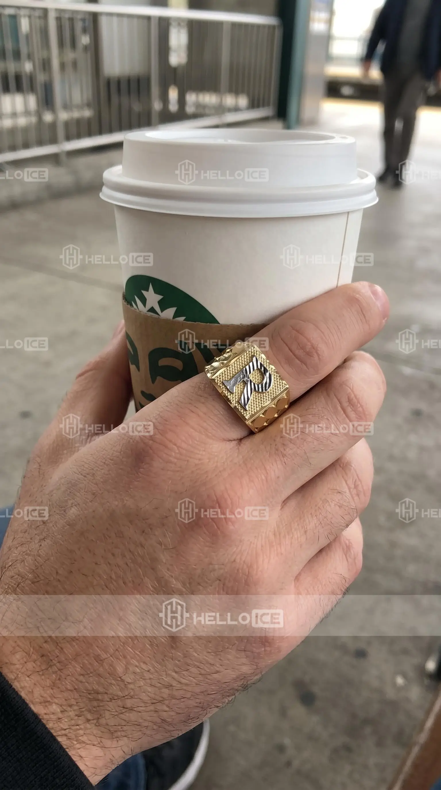 Helloice Review Image