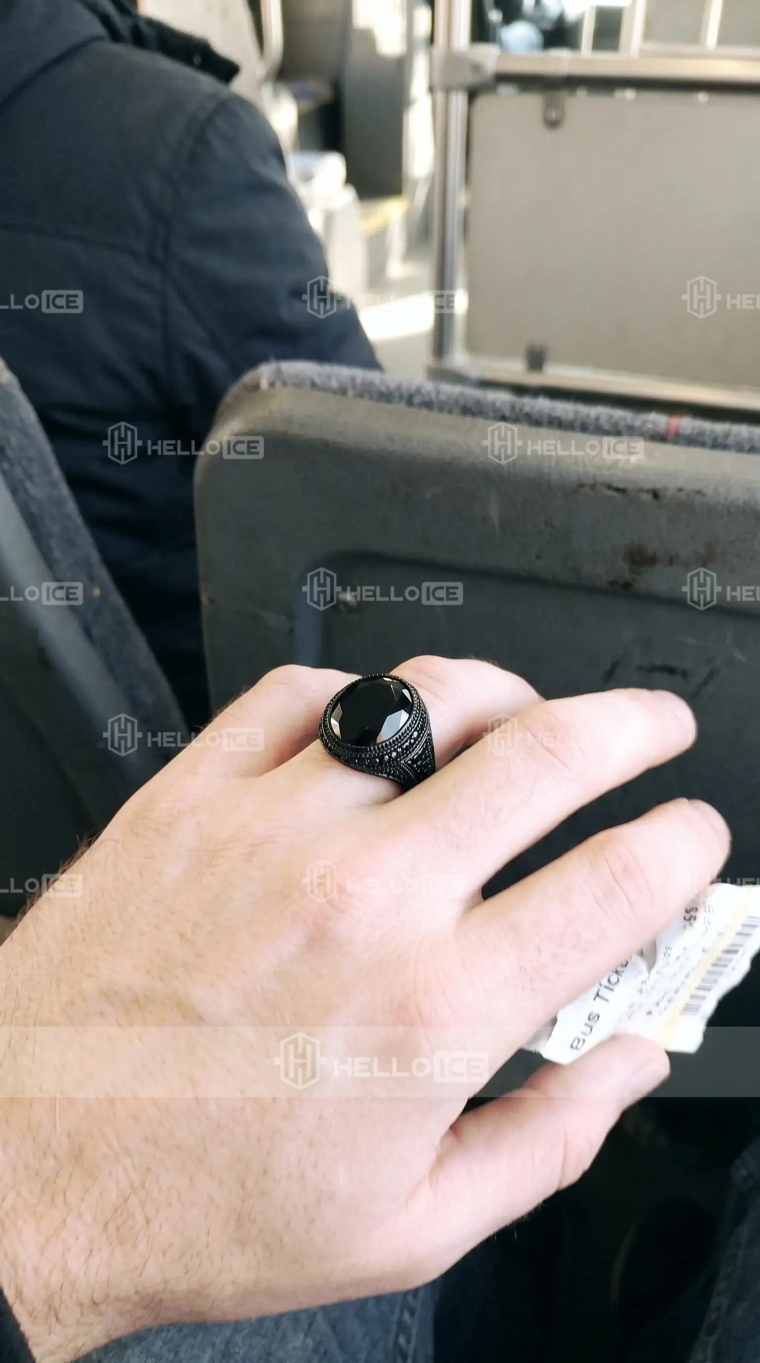 Helloice Review Image