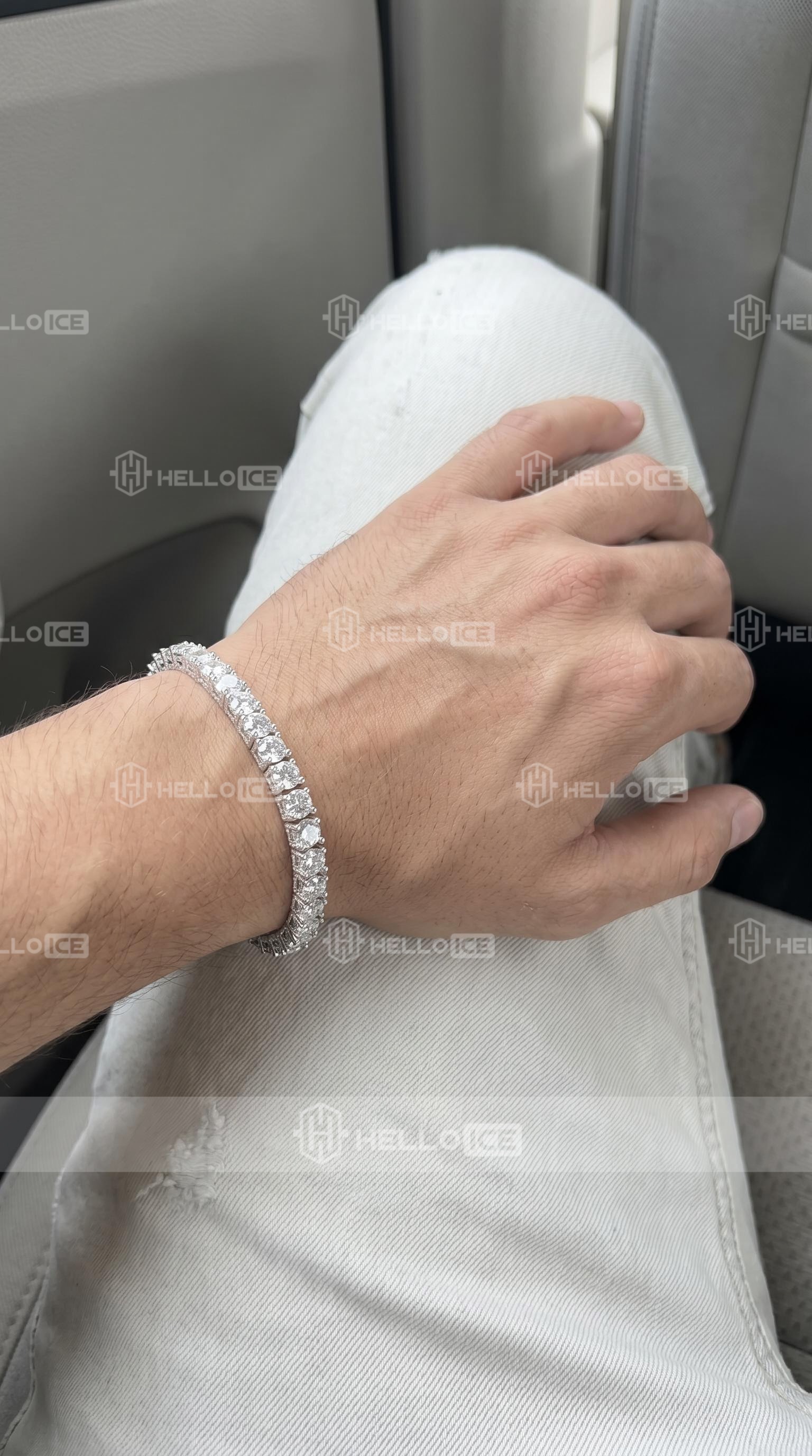Helloice Review Image