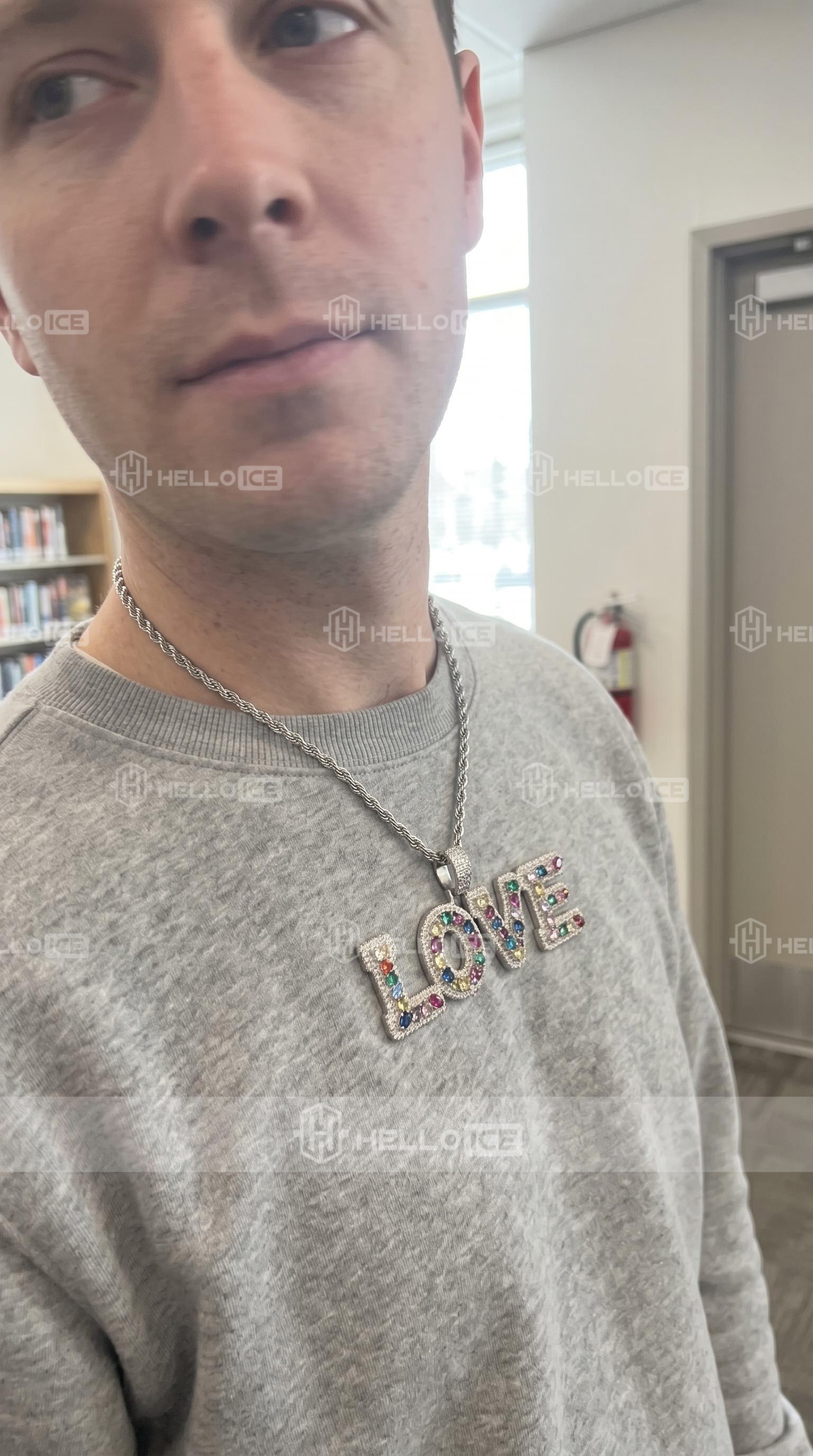Helloice Review Image