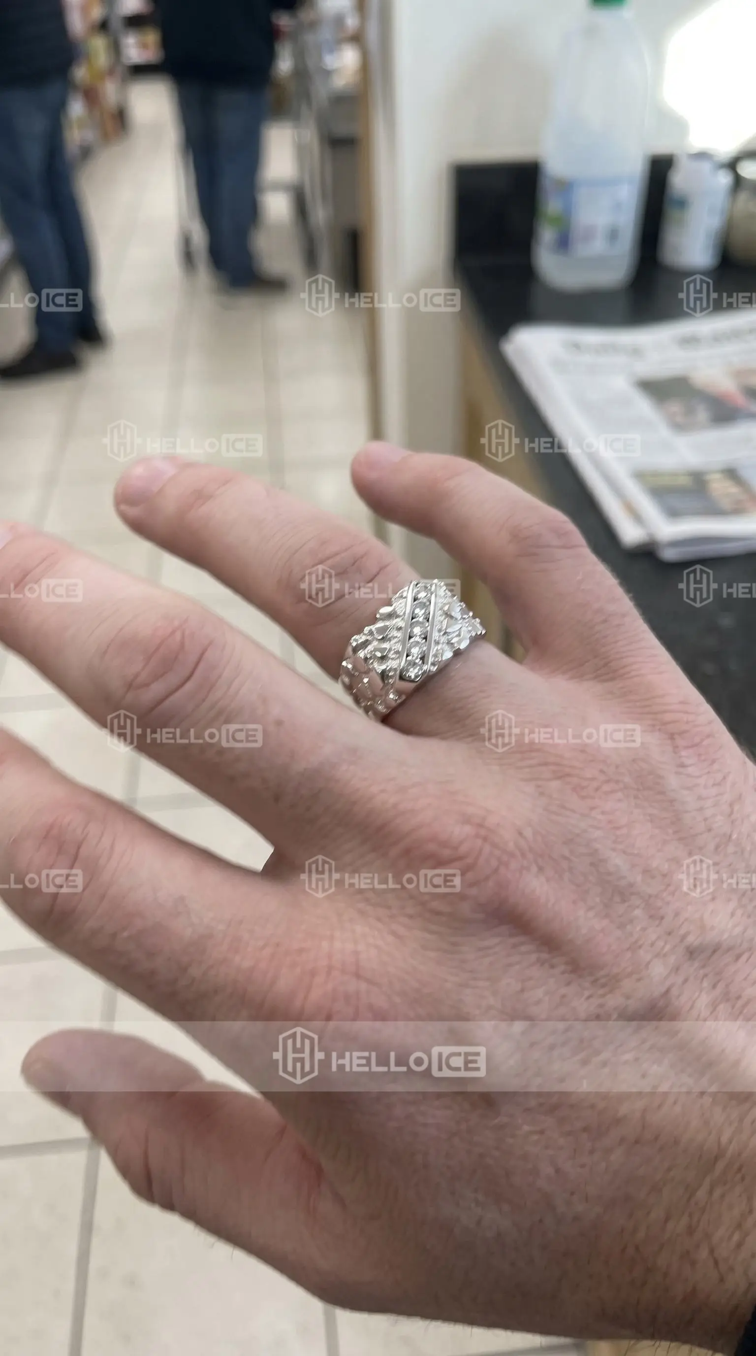 Helloice Review Image