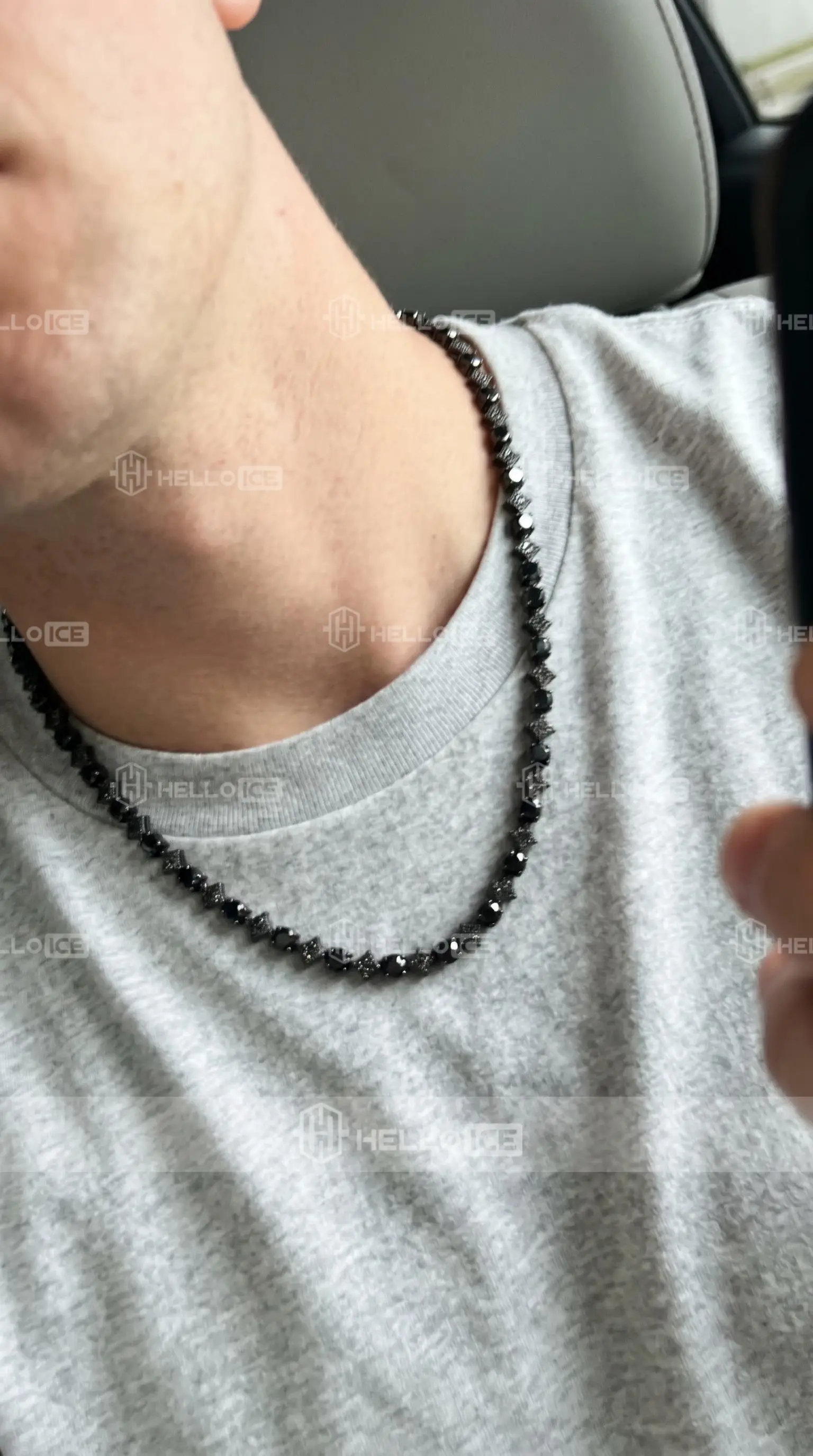 Helloice Review Image