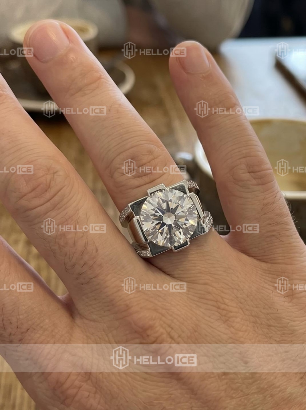 Helloice Review Image