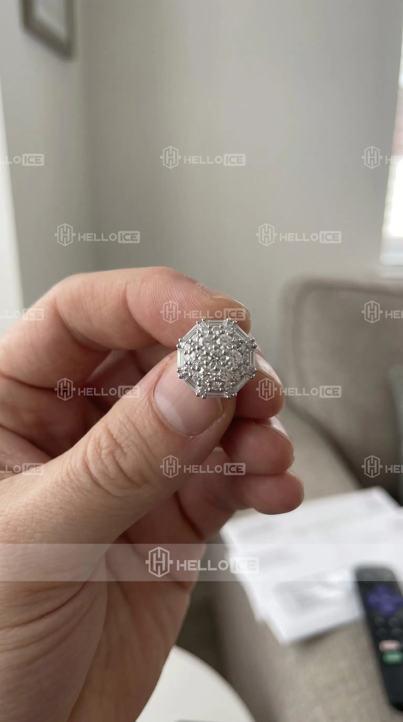 Helloice Review Image