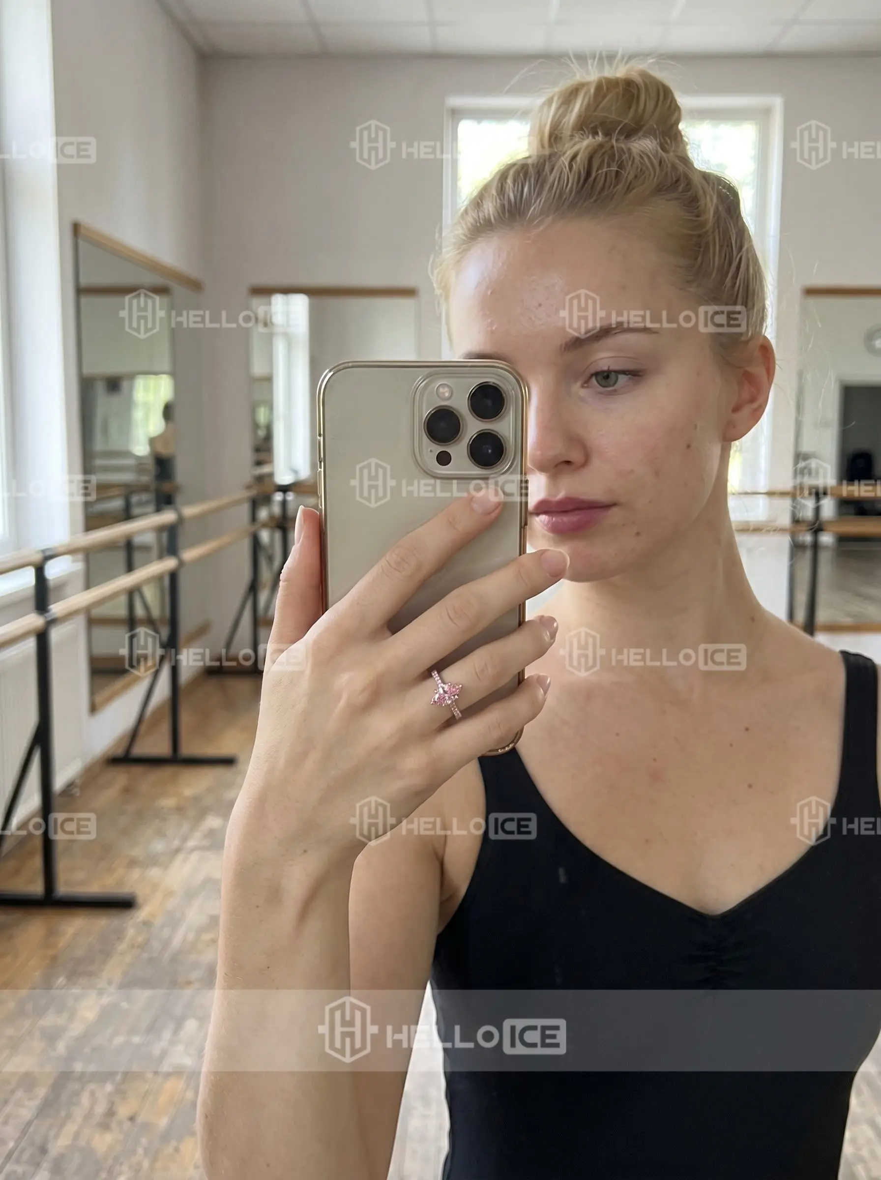 Helloice Review Image