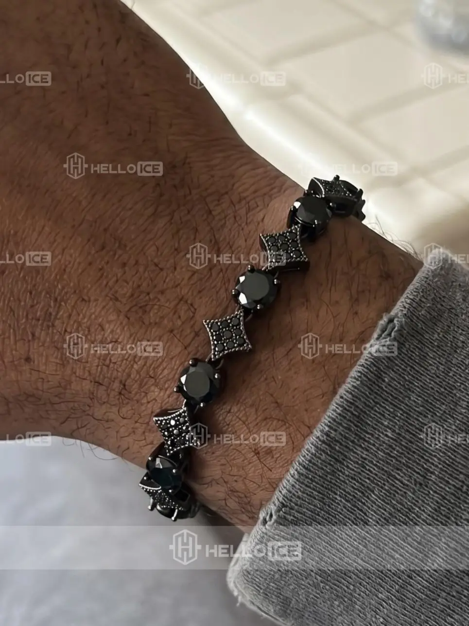 Helloice Review Image