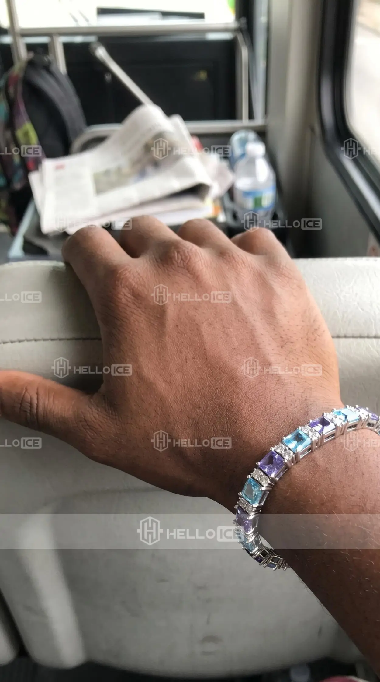 Helloice Review Image