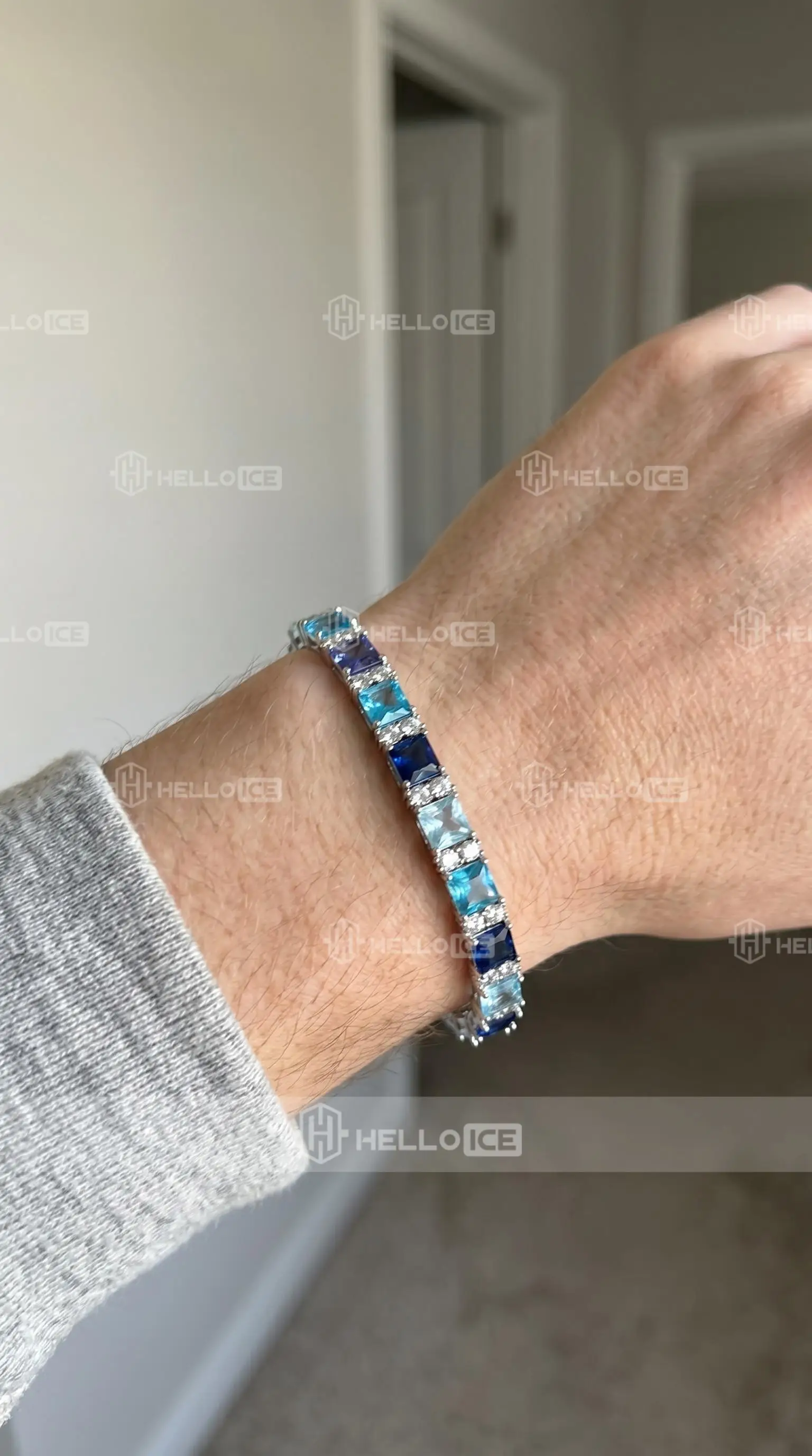 Helloice Review Image