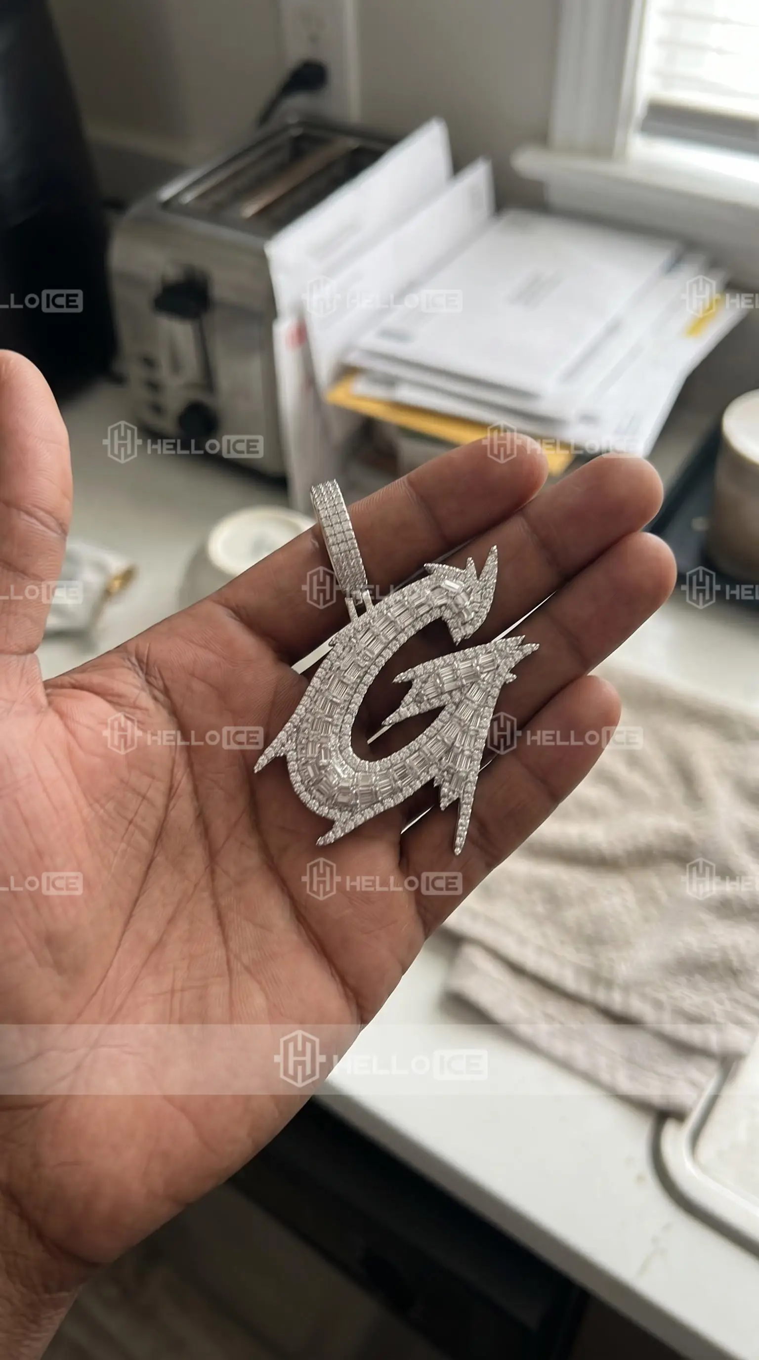 Helloice Review Image