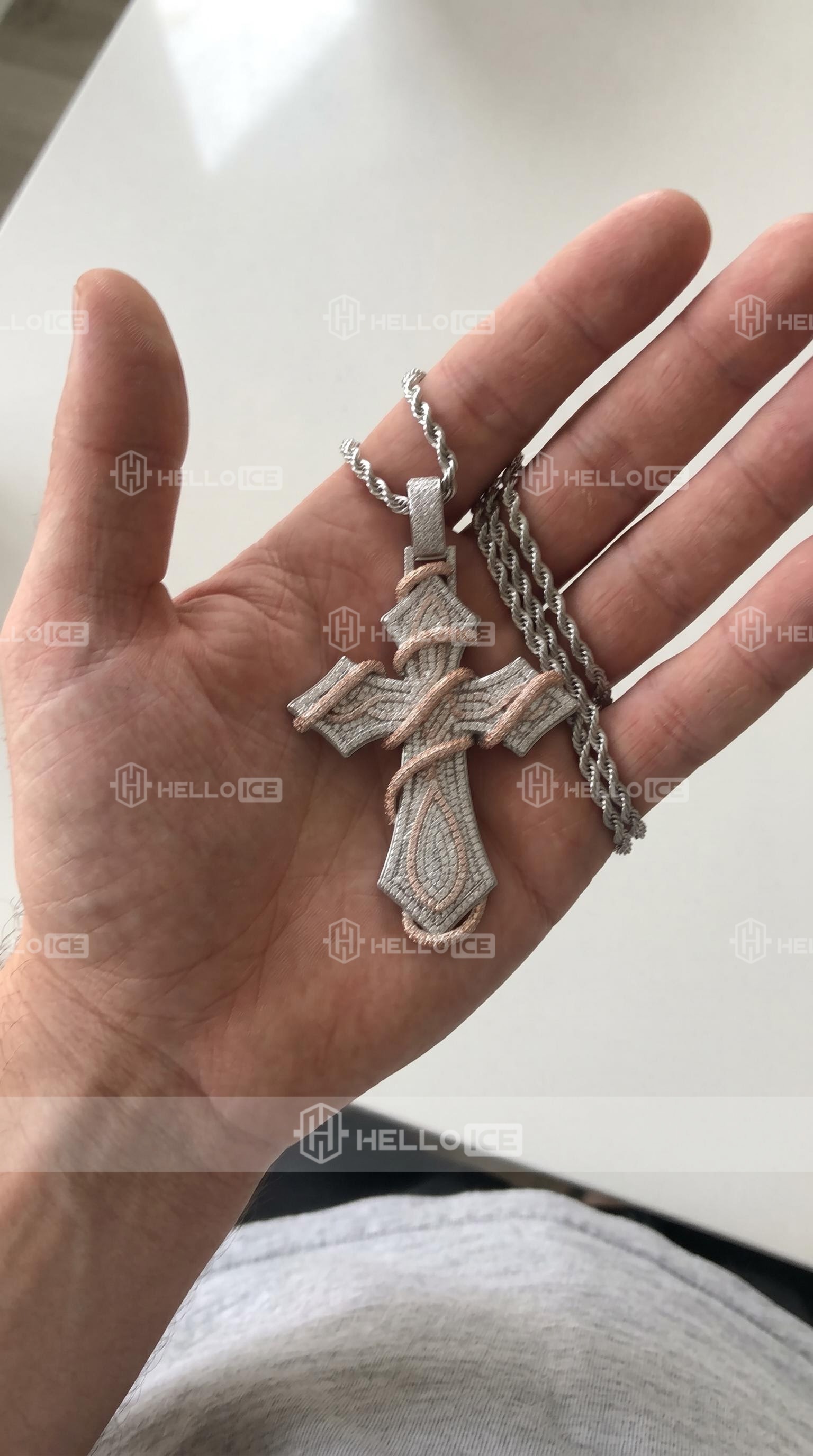 Helloice Review Image