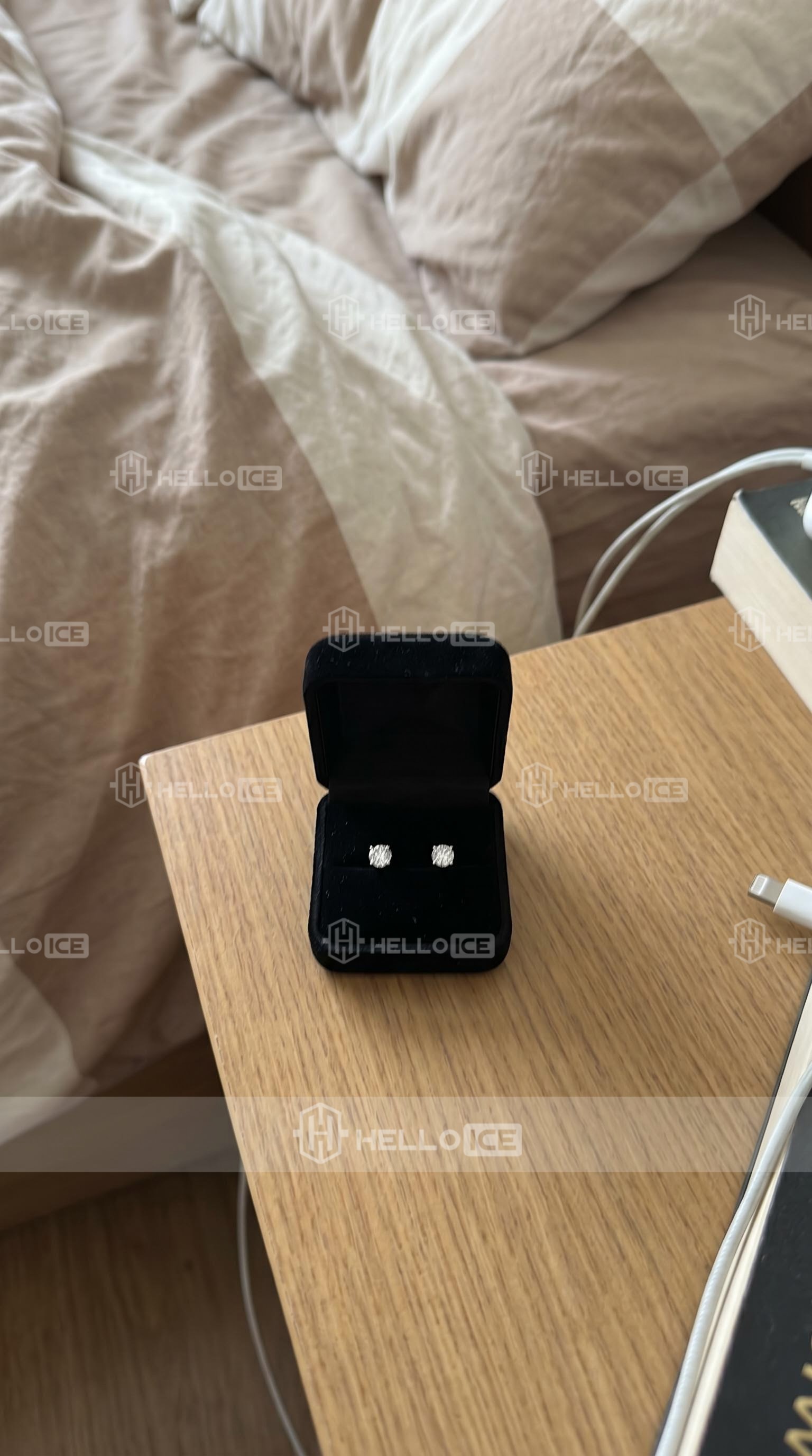 Helloice Review Image