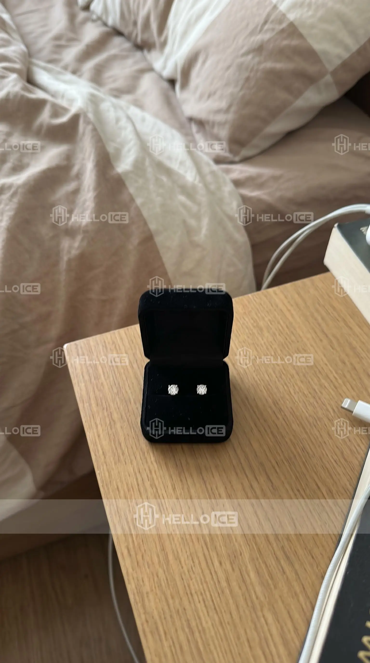 Helloice Review Image